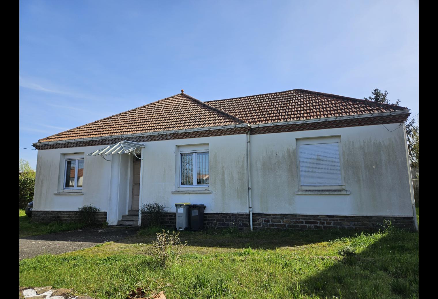 MAISON BASSE-GOULAINE, Façade rue