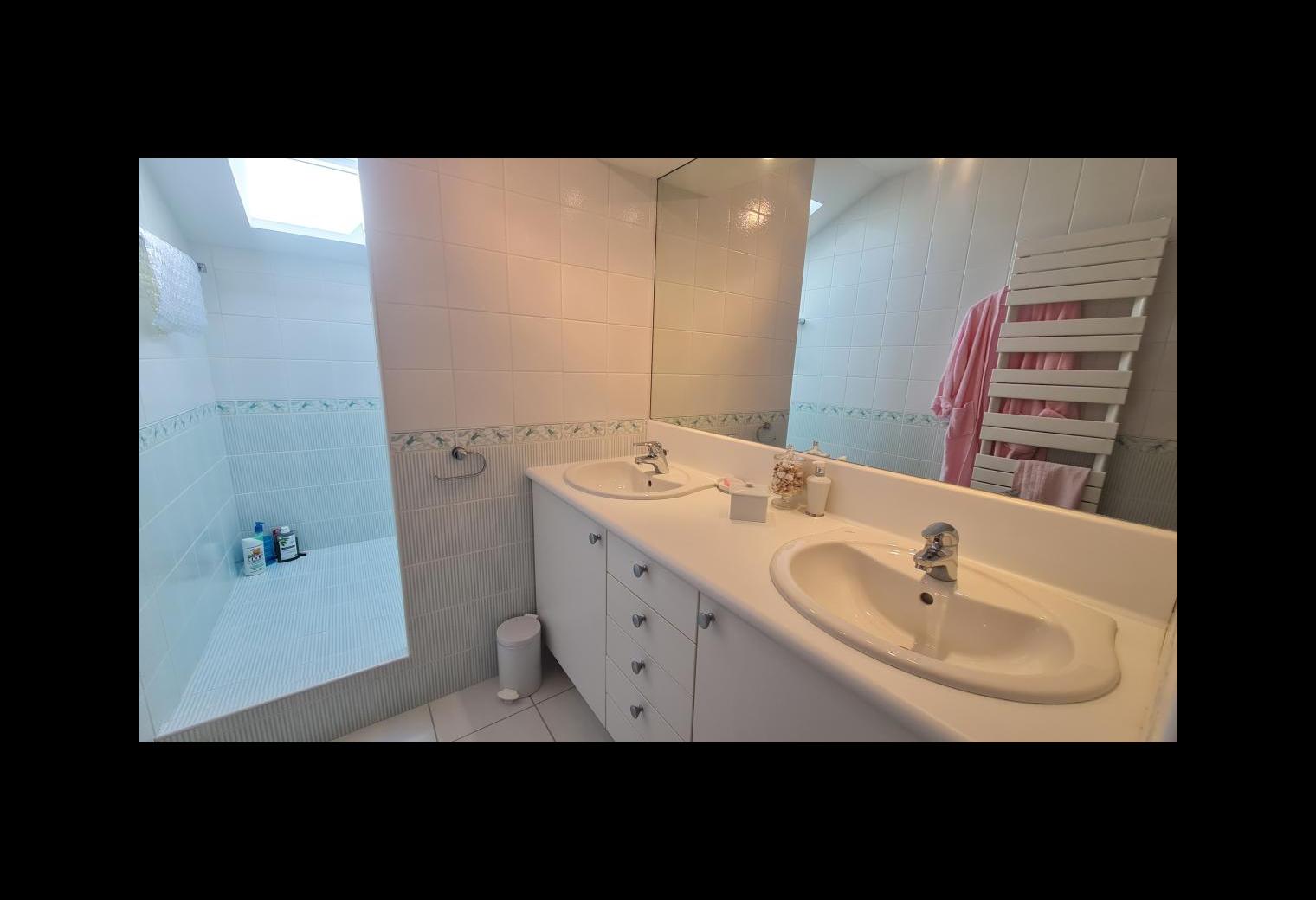 410be4bd-c1bf-4f4c-9d3c-2fa9384d639a.jpg