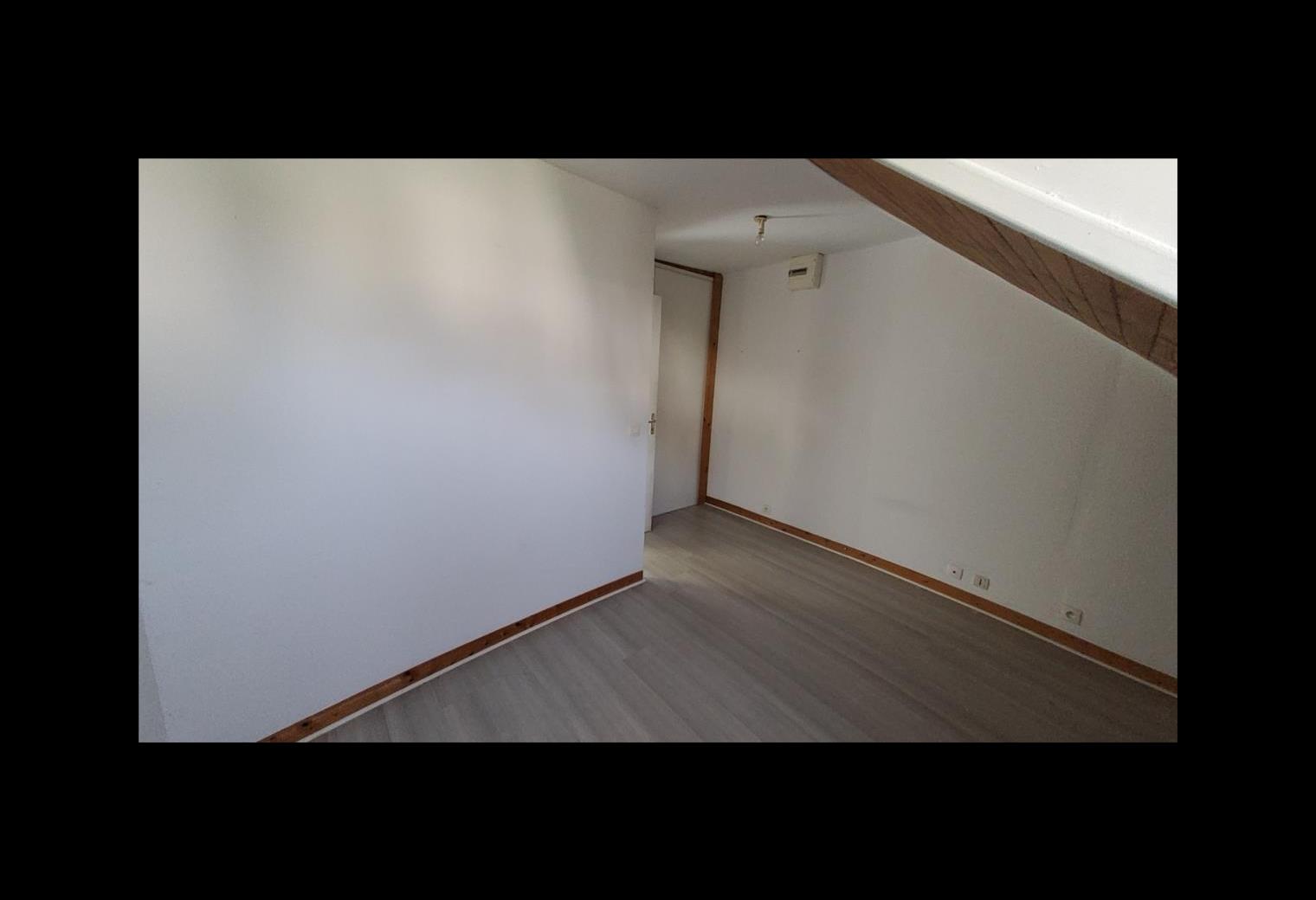 e837d811-20aa-4767-b8bd-f769df75f7cf.jpg