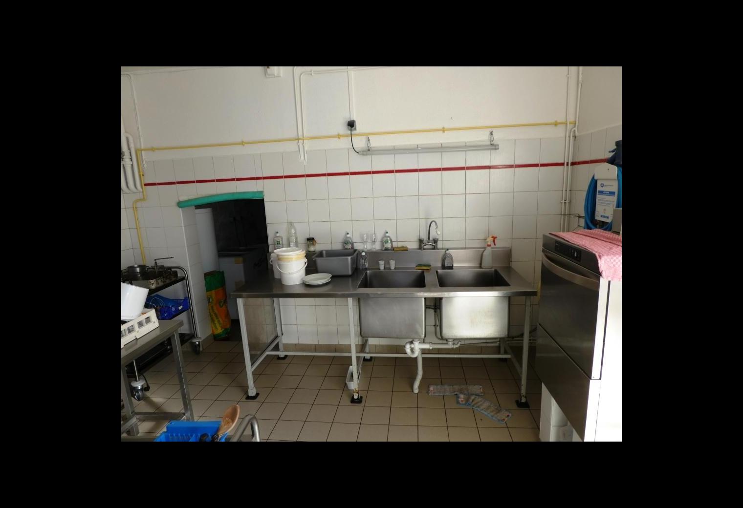 00c29dd9-747f-4f63-8683-209e67a60370.jpg