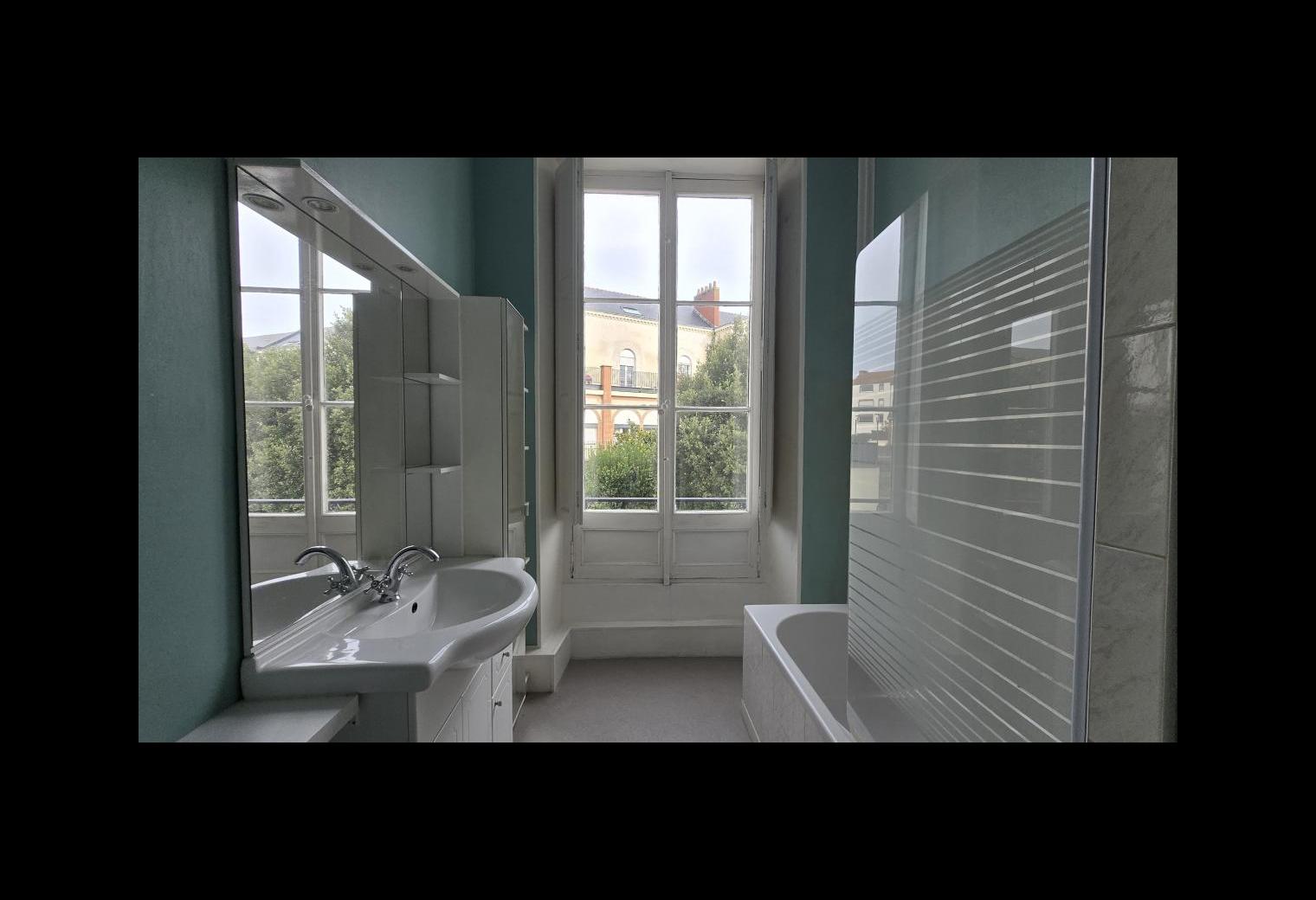 baf47819-e6dd-4a2a-afd5-10ea64ecf05c.jpg
