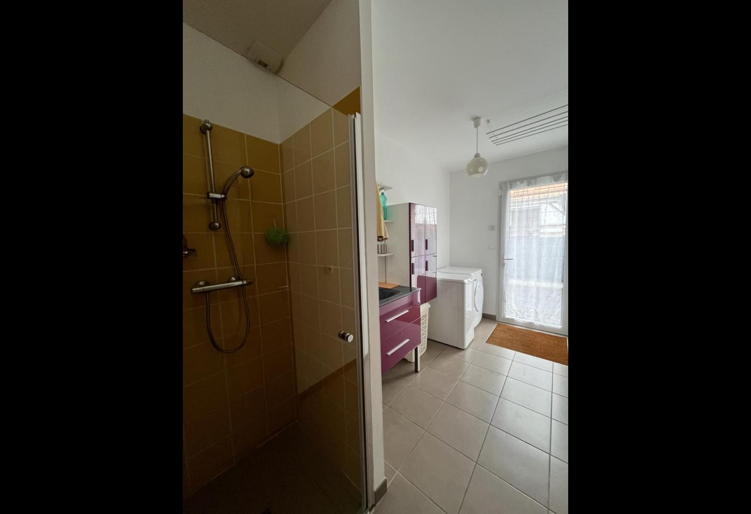d9b5856c-6239-46f7-9dde-1de6e168a8fe.jpg