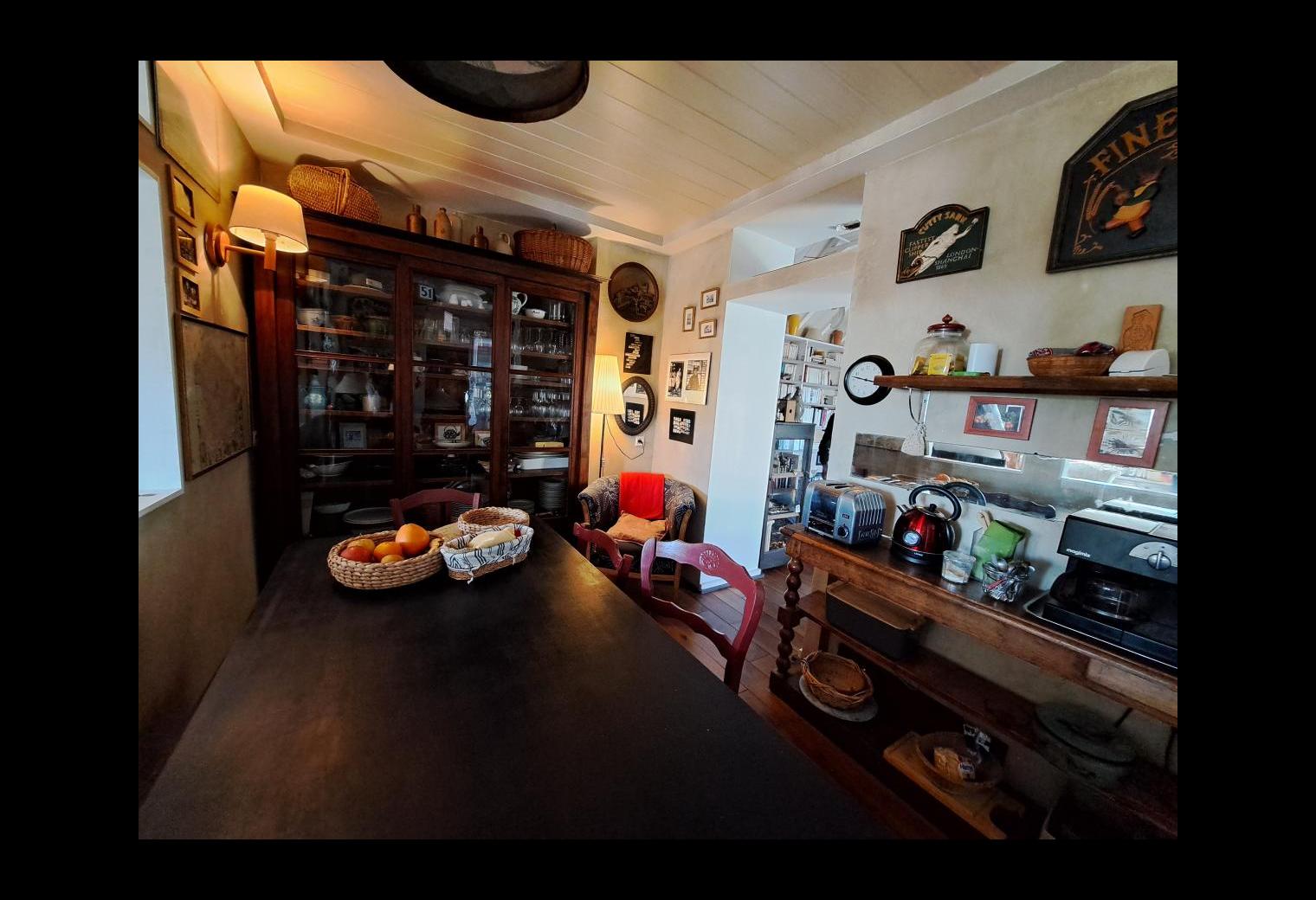 6bd9683b-4814-4aff-a6fb-06ca0c8f17e7.jpg