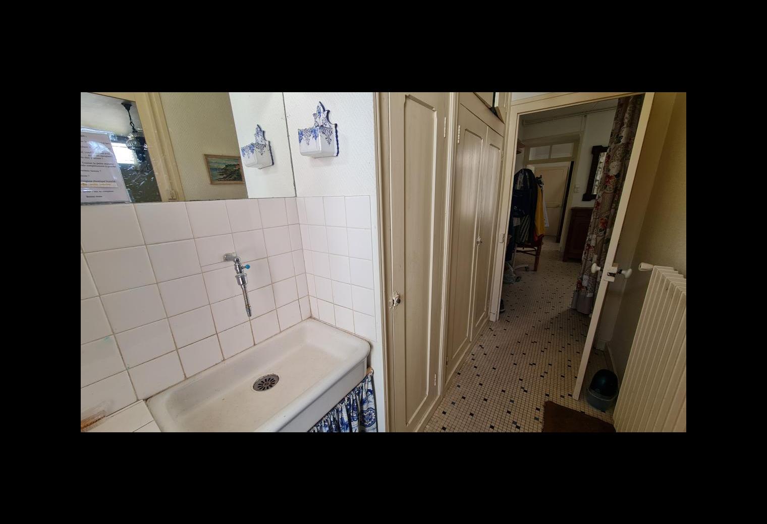 e3a88baf-dda2-4165-ab8c-942d4c82d654.jpg