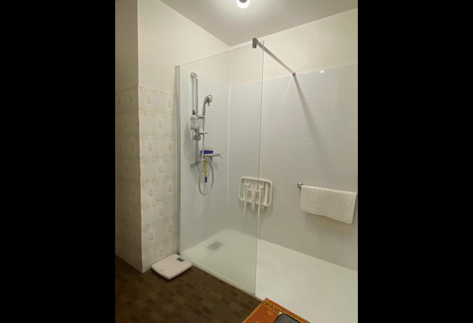 28229242-d675-46bd-a07d-2d0d1234860f.jpg