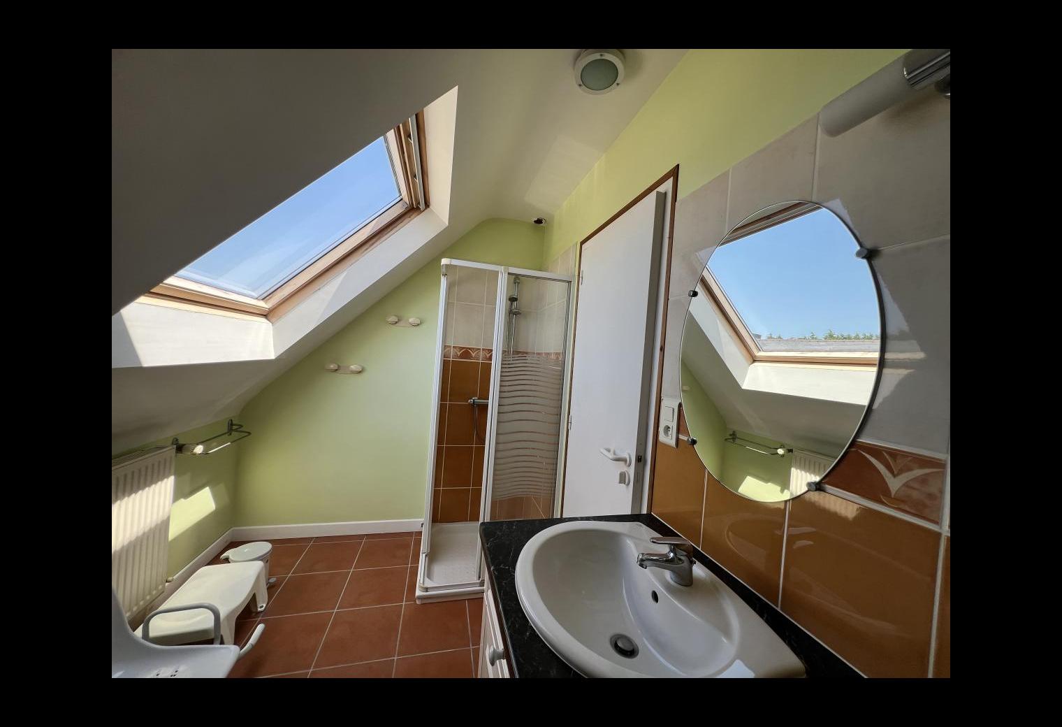 bd5482f6-d7f5-49d2-bdf1-aaec106cad64.jpg