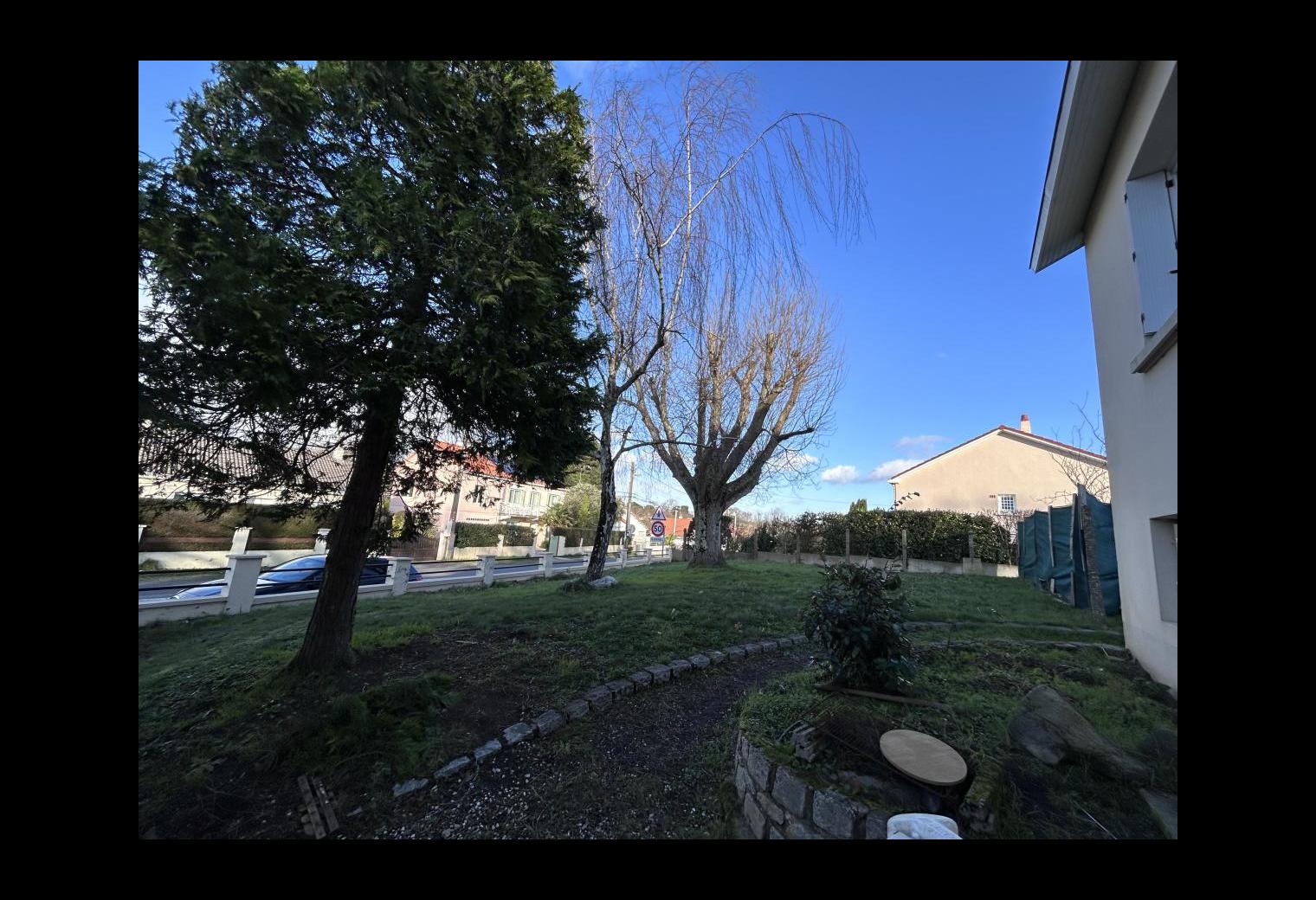 4b7da5b9-252d-4adc-9587-a294c027d3ee.jpg