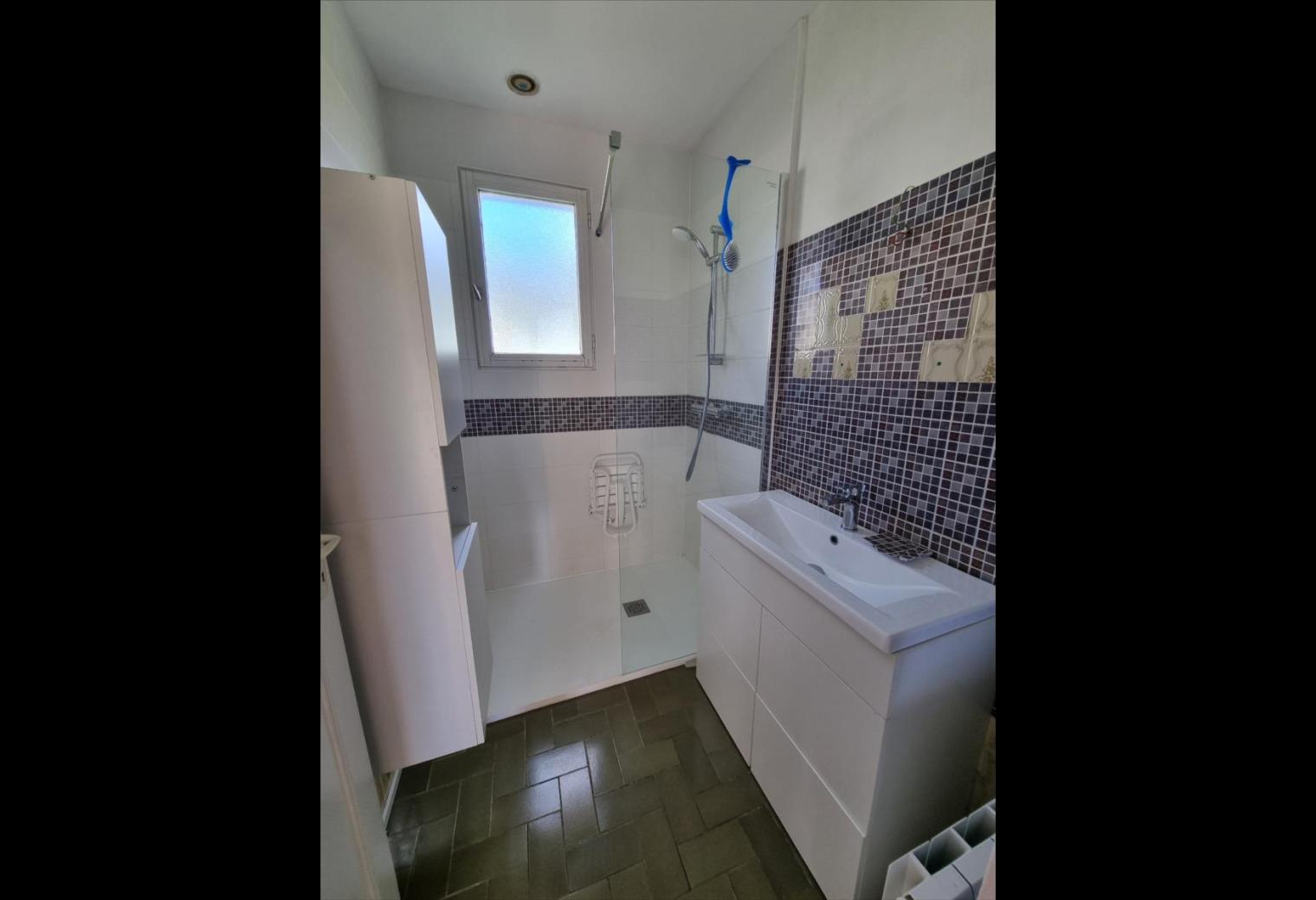 ad8cd5bd-8717-4873-aba8-7168c62d4b3b.jpg