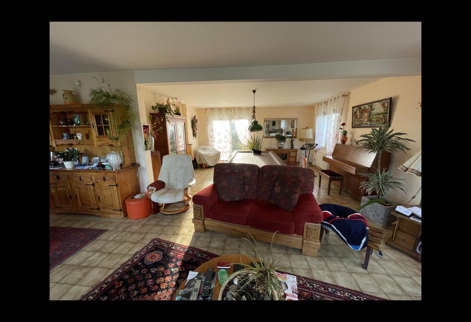 3d321e84-8d4d-44ee-8298-5f98b4b197e8.jpg