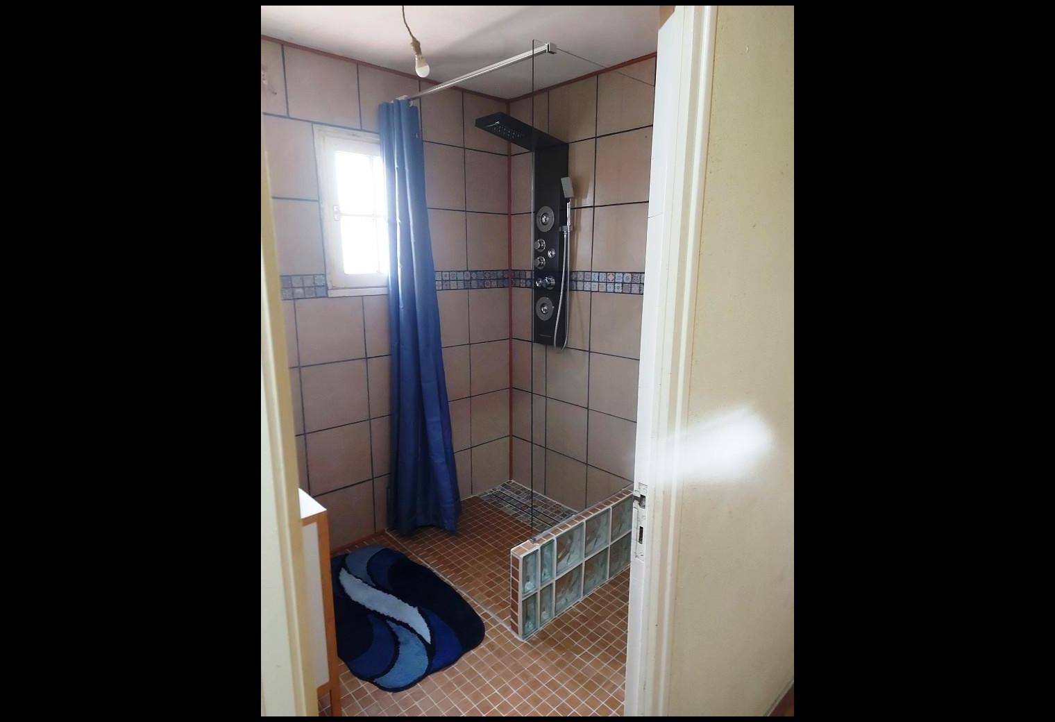cb0dd96d-ca22-4f6a-b659-dae9c930a73d.jpg