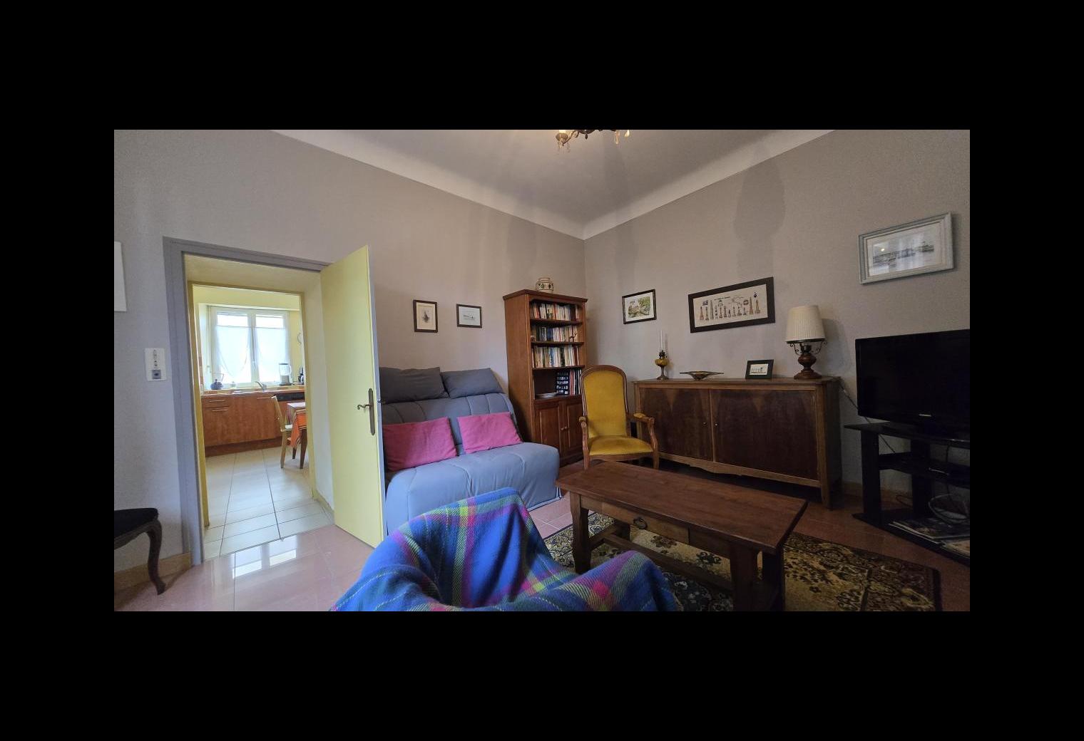 3d28e065-cedc-4c5d-aaf8-bebaa334016f.jpg