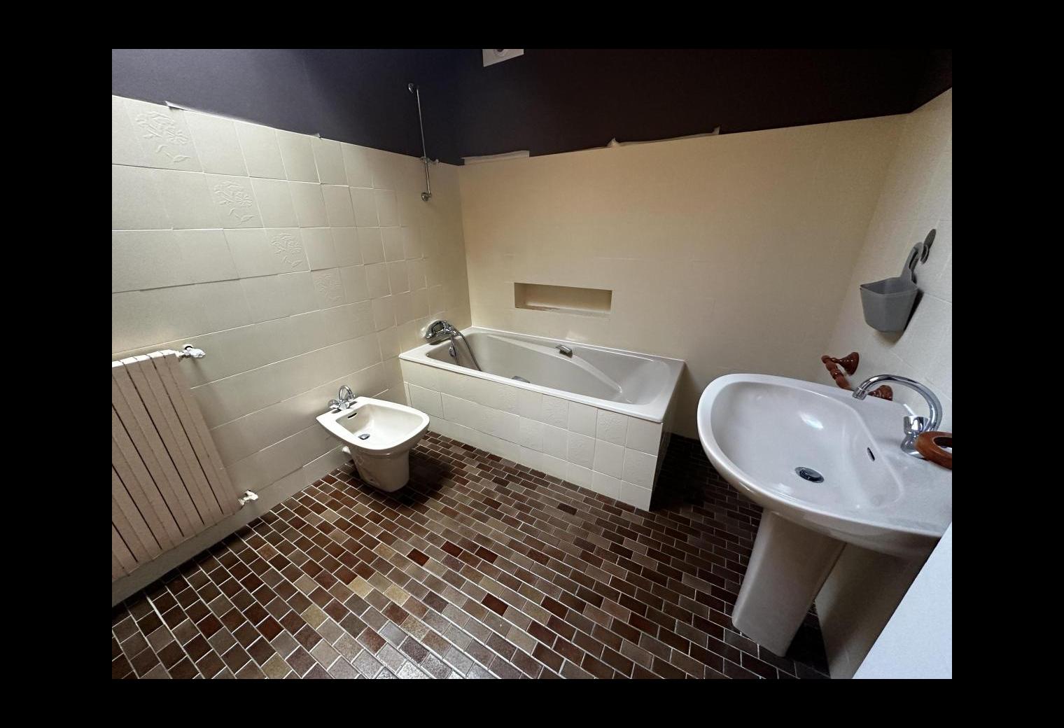 7ab853d4-4502-45bc-ac57-f4b7ed81761e.jpg