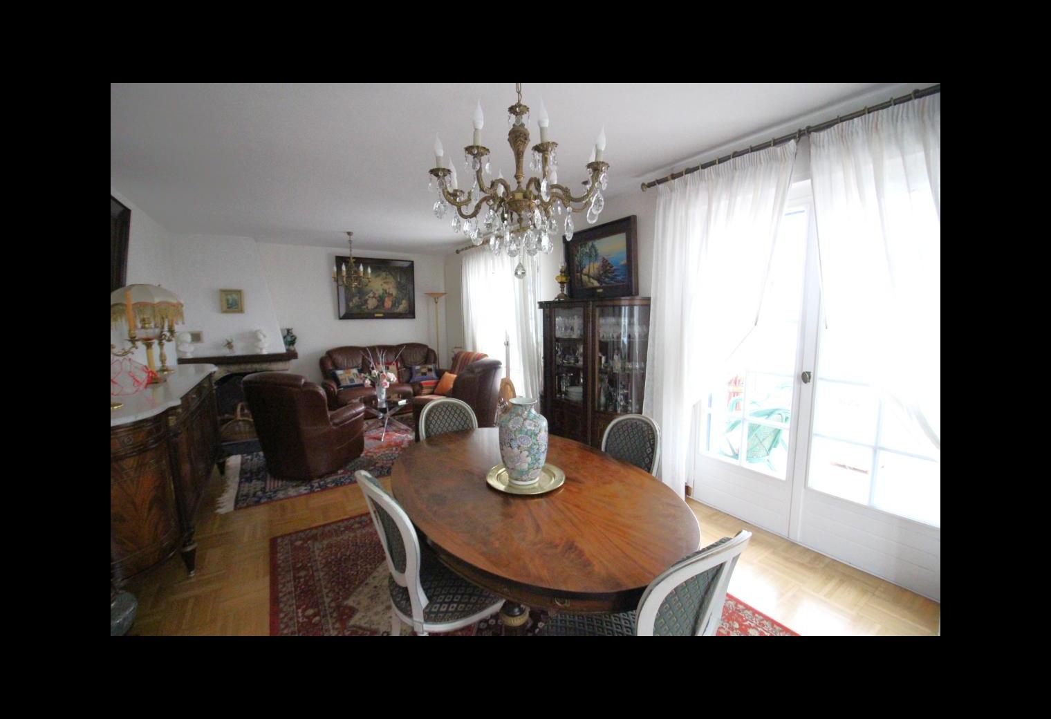 2dfe9b7e-f43e-4529-99ab-69f6c826eadc.jpg