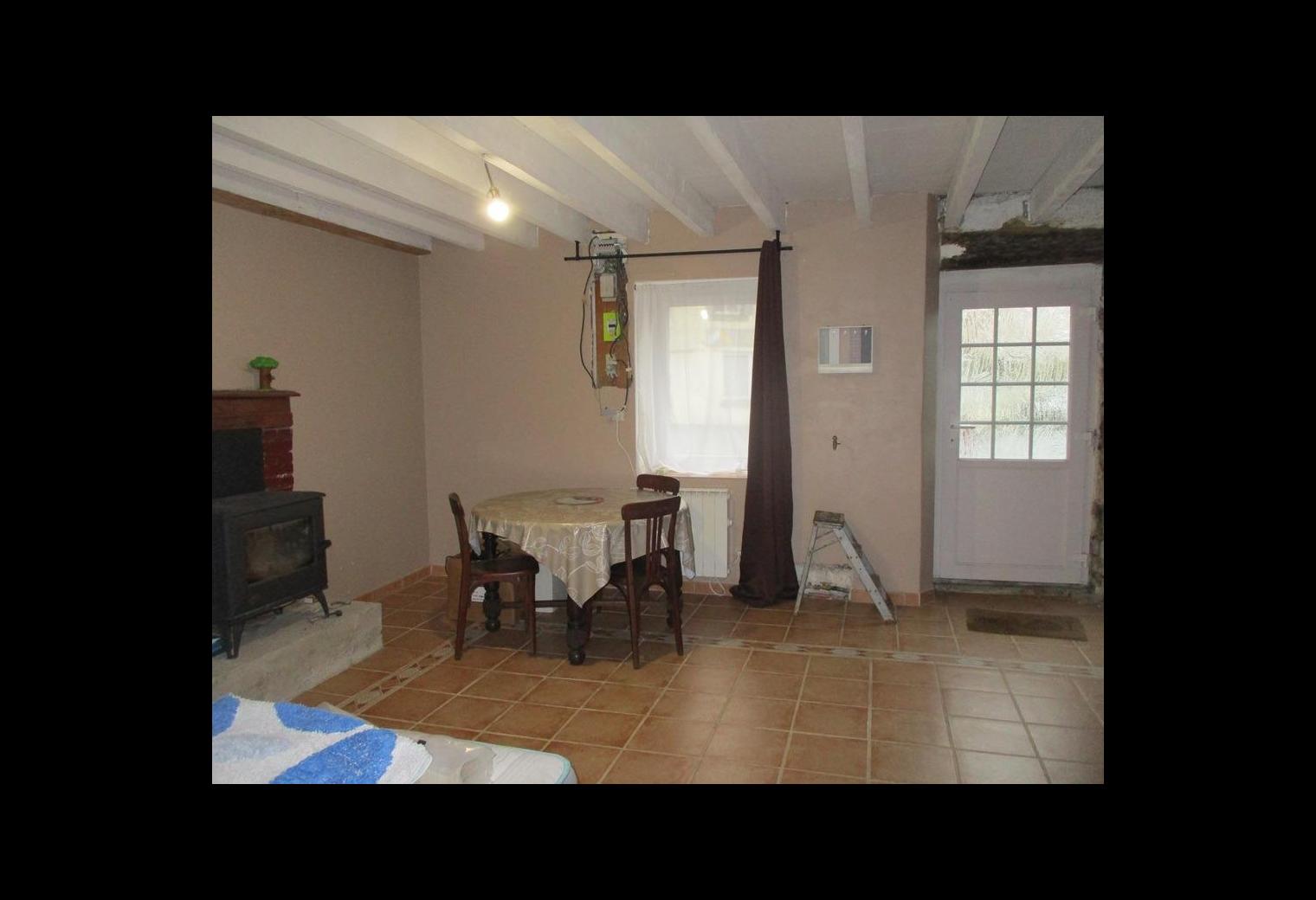 ab000536-fe58-4259-9aa7-bc6b3af29dc2.jpg