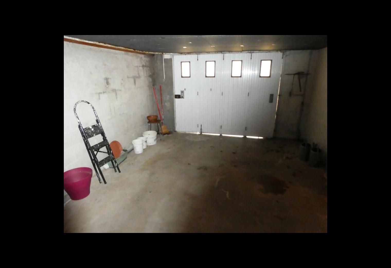d9b2d921-f269-4c61-9441-d178f9e30a74.jpg