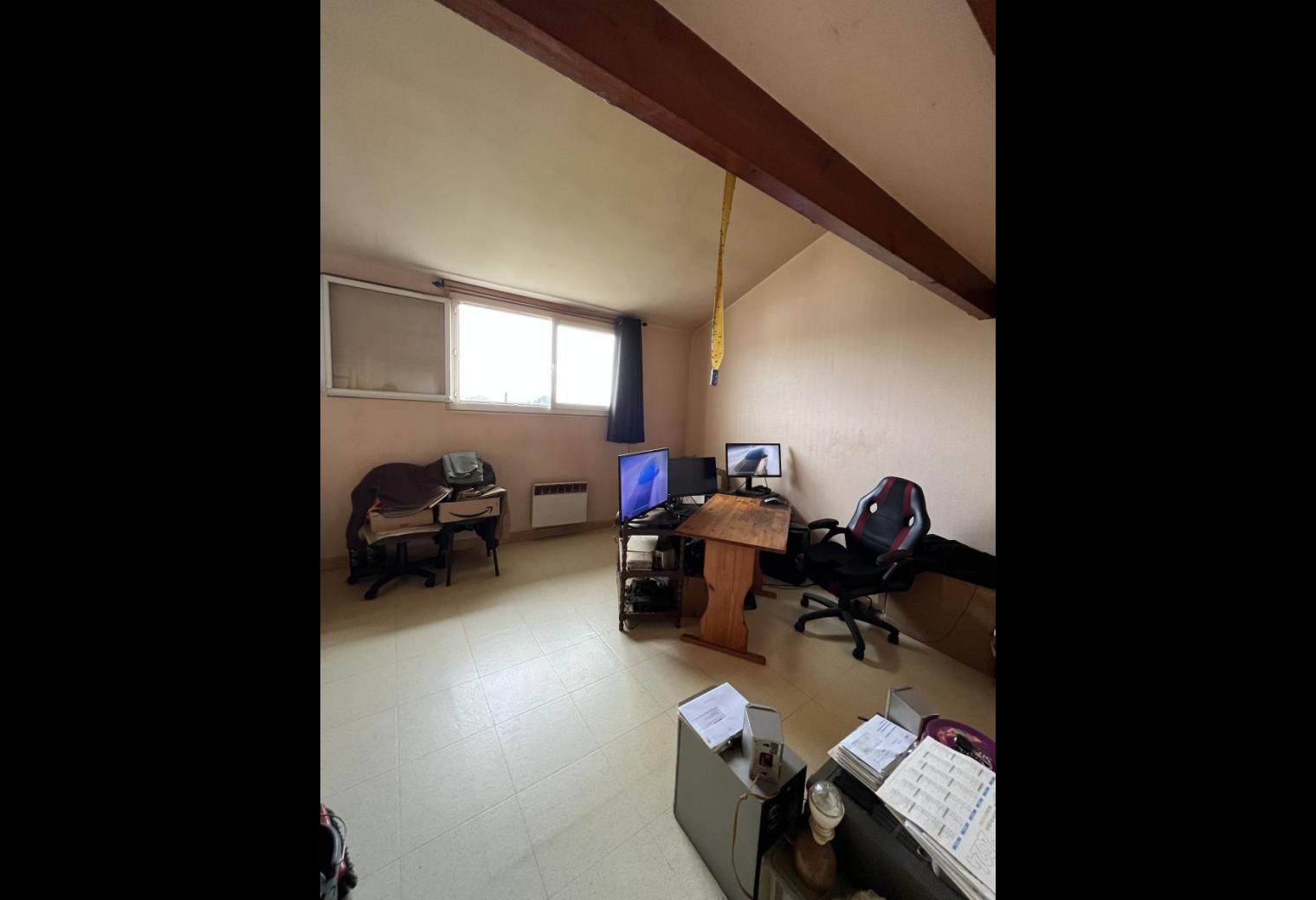 891b23f0-6a98-4dd7-8ddc-caaa29057630.jpg