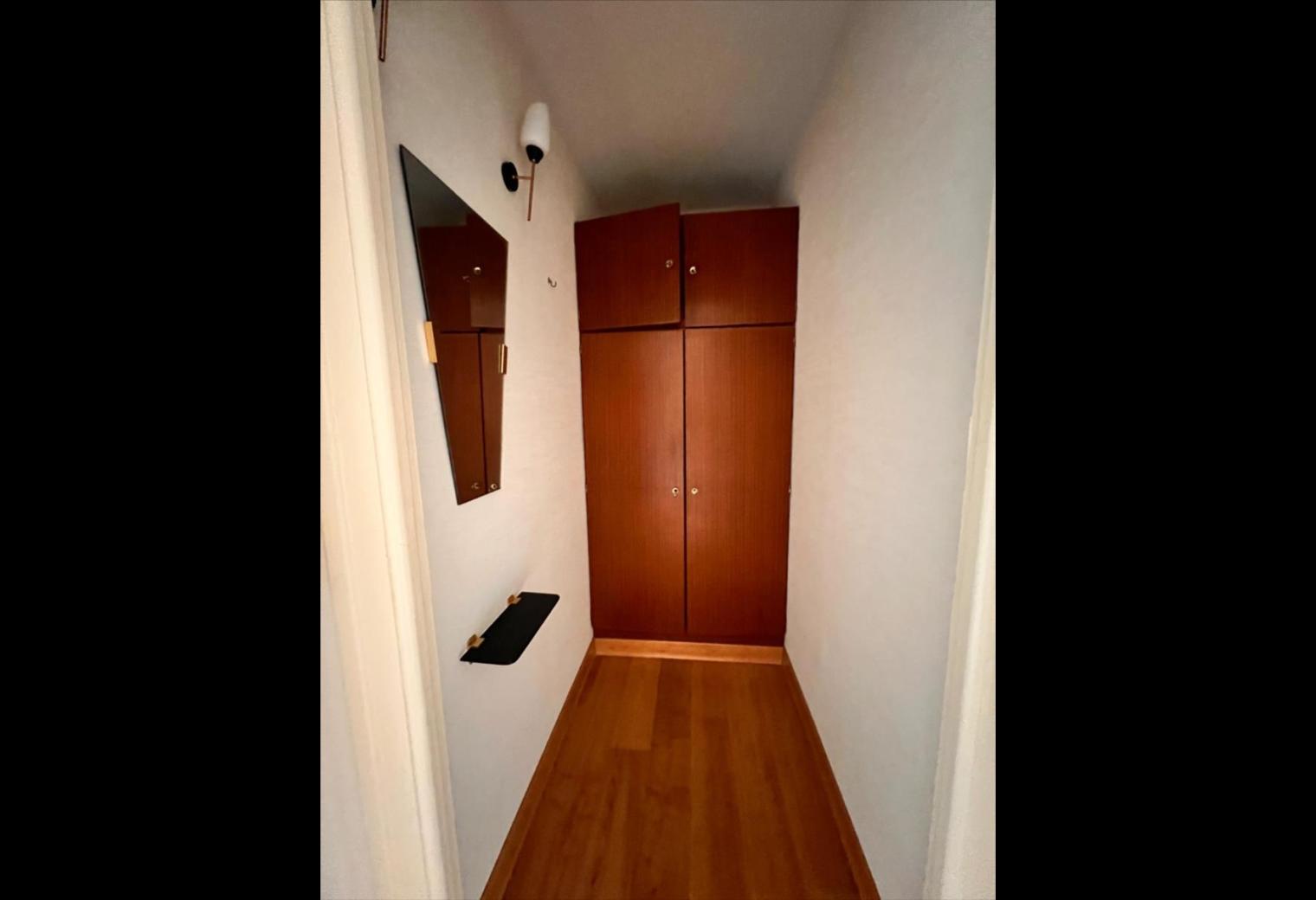 2b26d9d3-7802-4fcb-b1b8-a54ad8fa9ad1.jpg