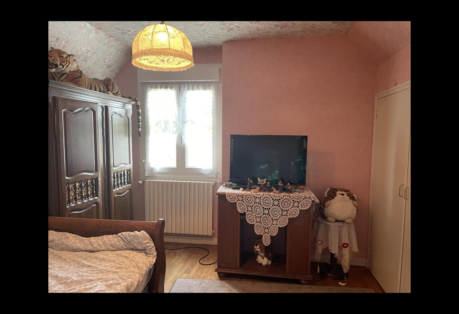 09b774bd-0943-4f5d-9108-d790132ae3de.jpg