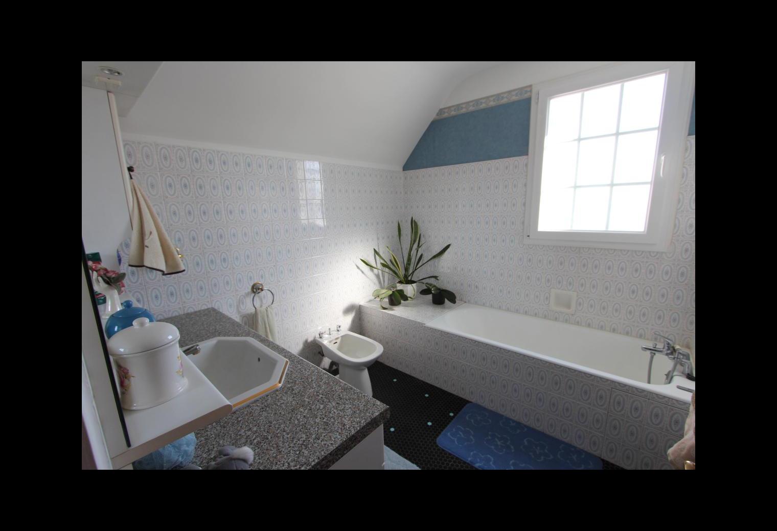 42a90cda-5bd8-4aab-a89f-47f10ed23631.jpg