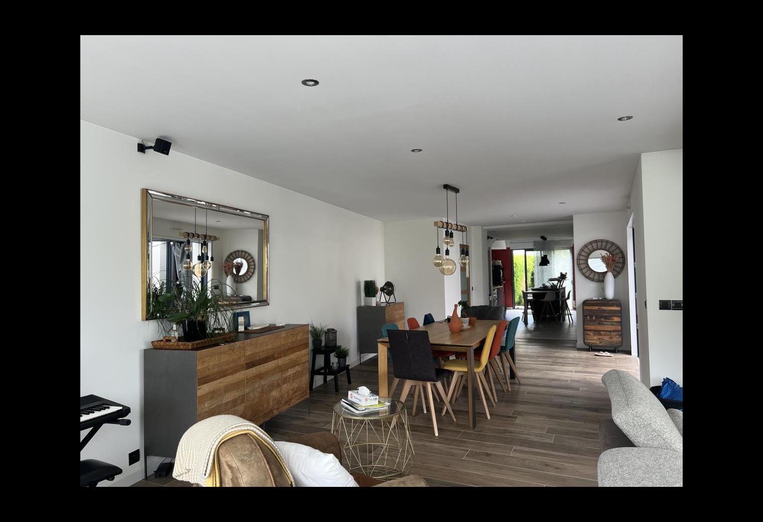 cd140127-73ab-42f7-9a64-c1a85a169825.jpg