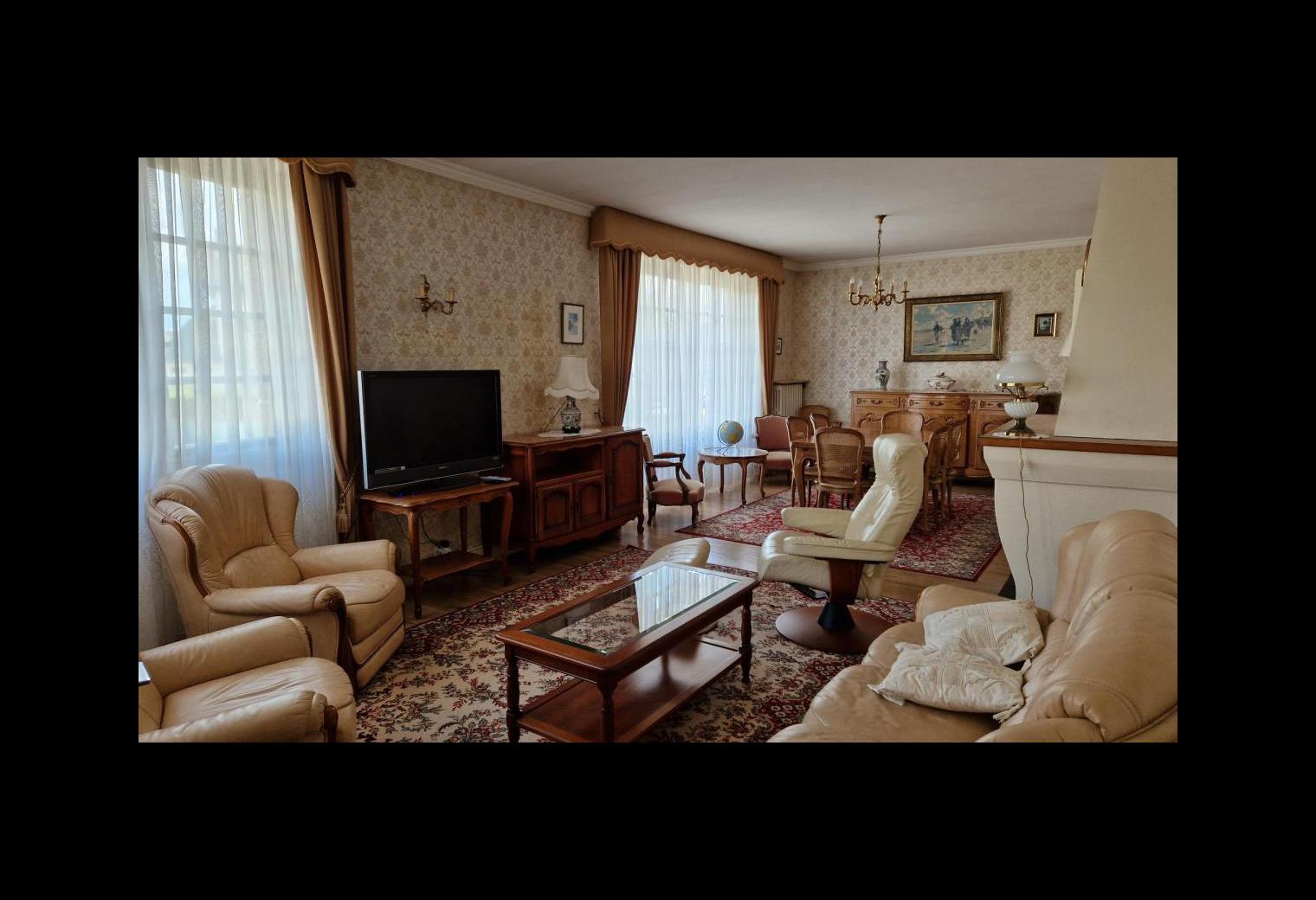 243eefd2-7ee8-4aba-bad6-9334ad92c7de.jpg
