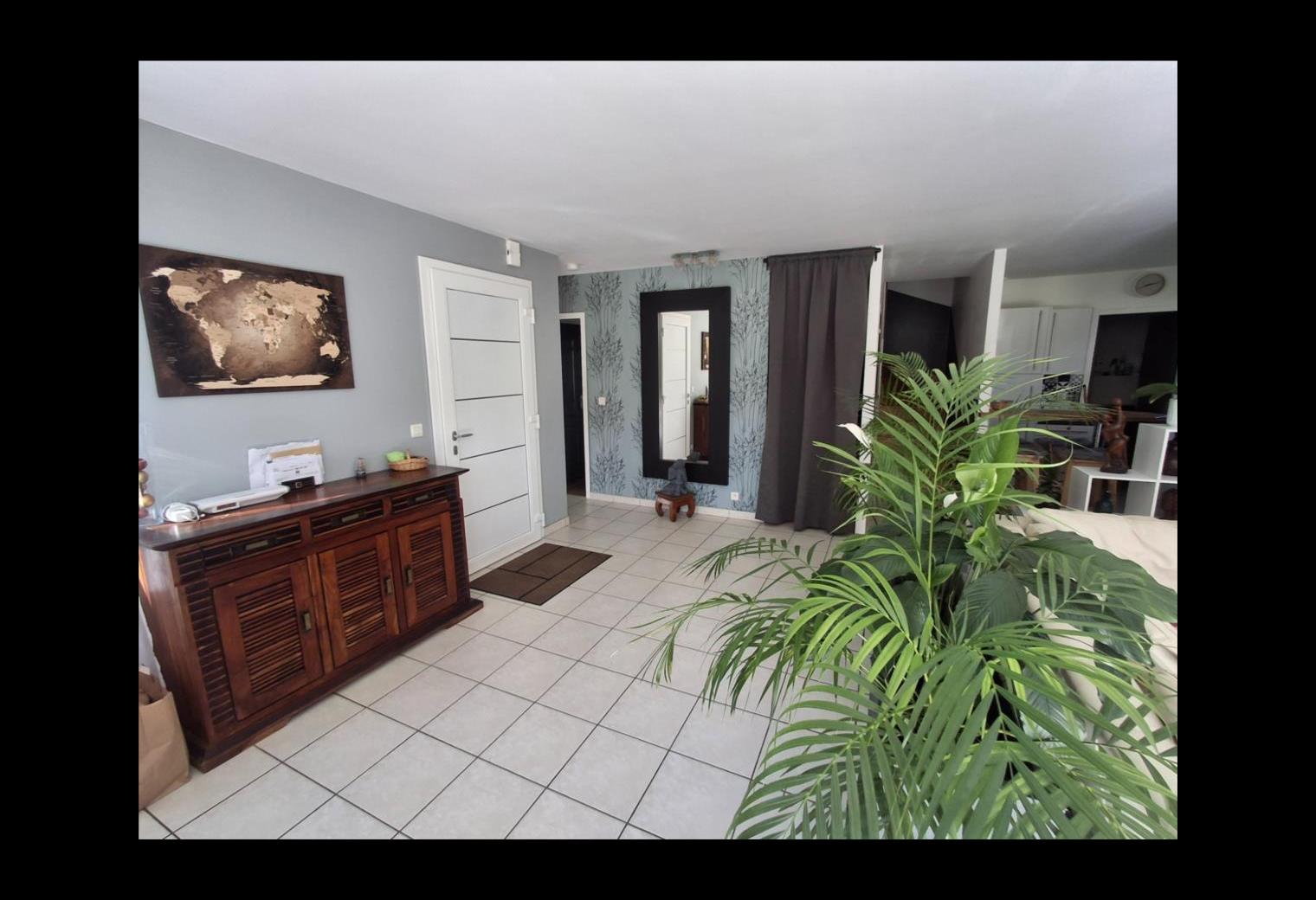 a1041d05-9117-40d8-aa3a-63eebe86cad9.jpg