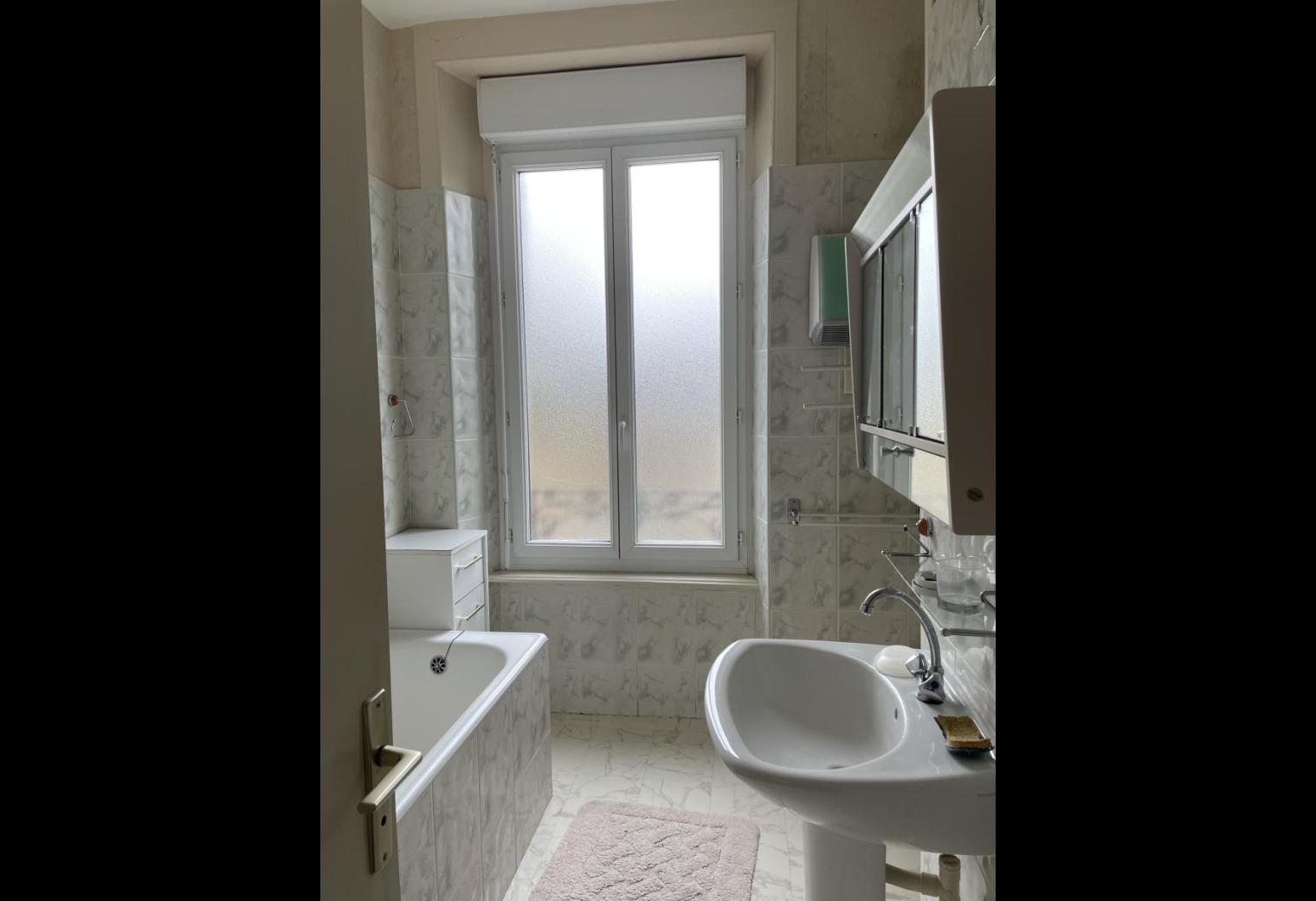d3d9fc0b-ad57-45c2-b5a5-c05e586a52b3.jpg
