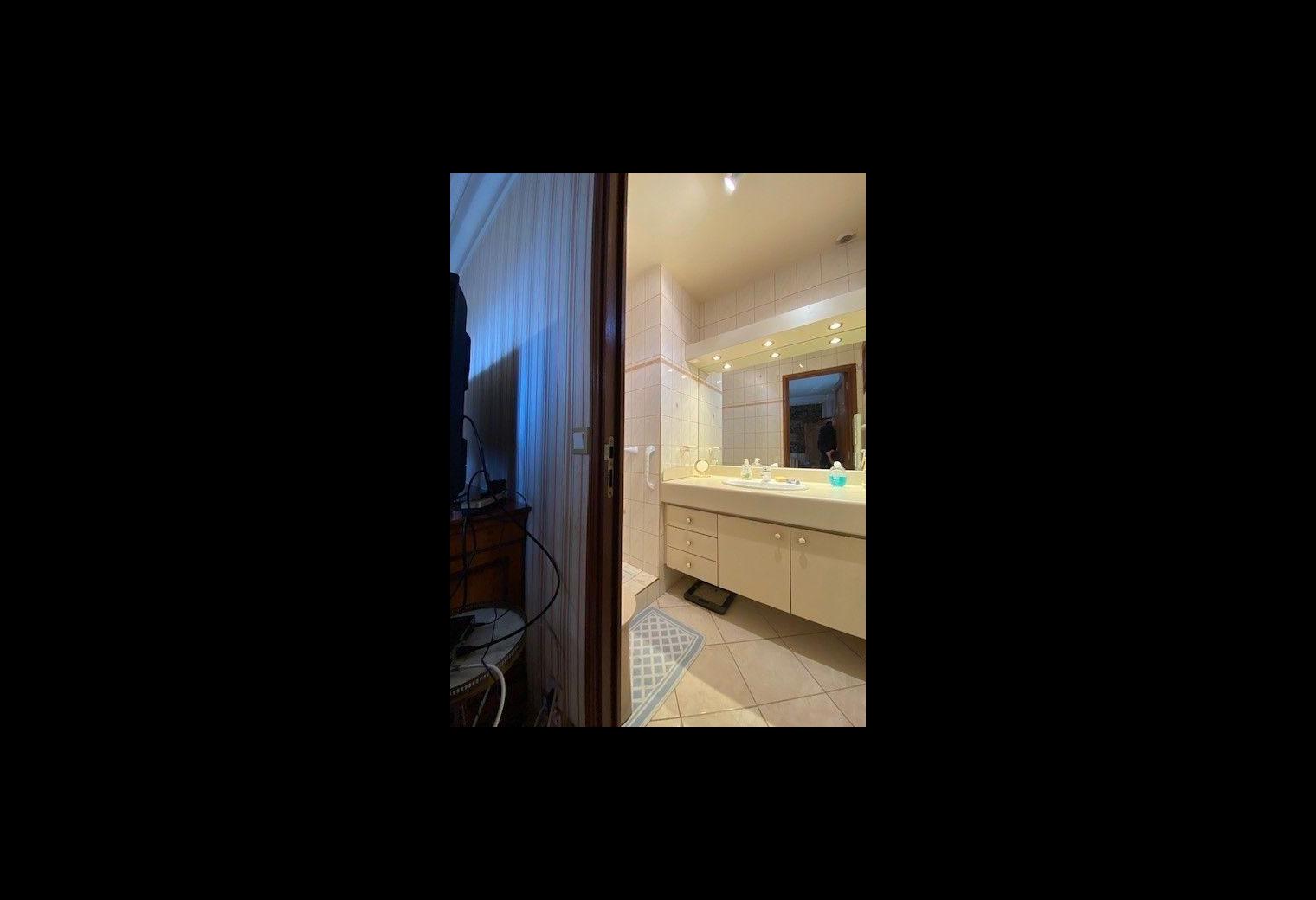 fa676368-d25b-4d74-8991-668833c71c08.jpg