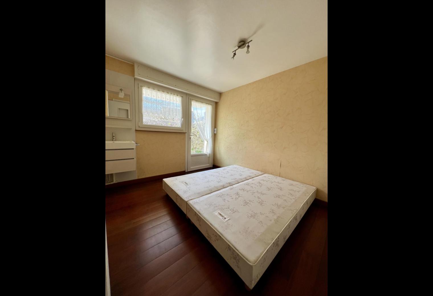 eb50416e-0515-4ebe-8e9e-b0d88b69c898.jpg