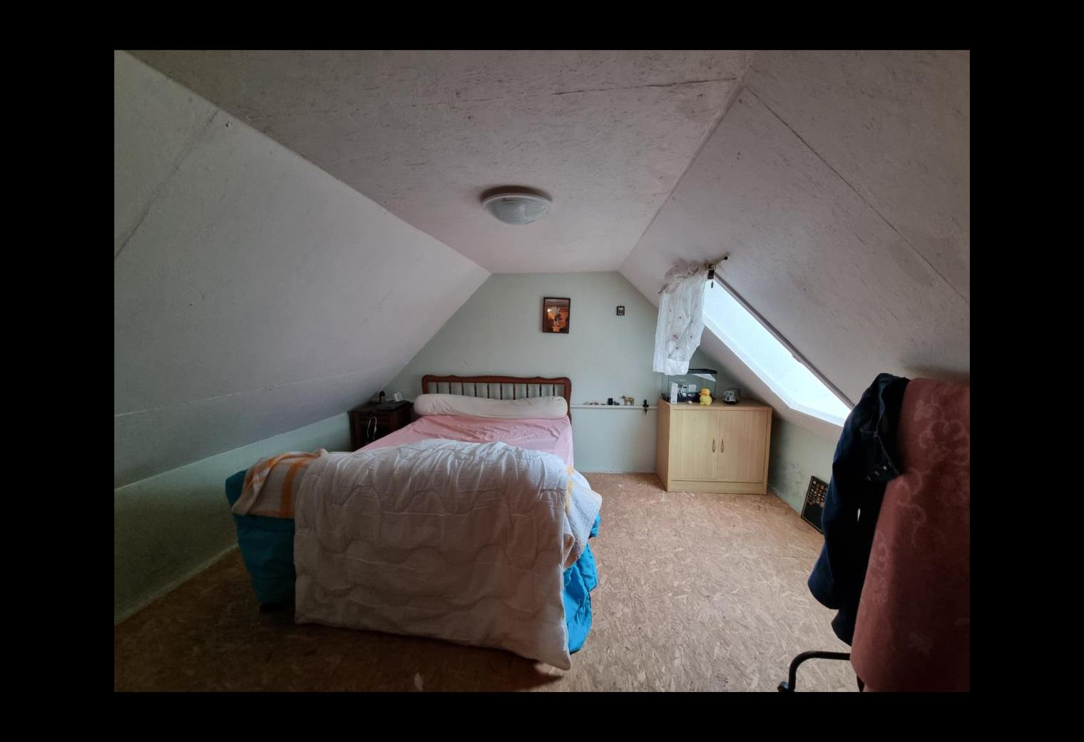 ab61dcce-a1cc-4709-aef1-d77e7bc63598.jpg