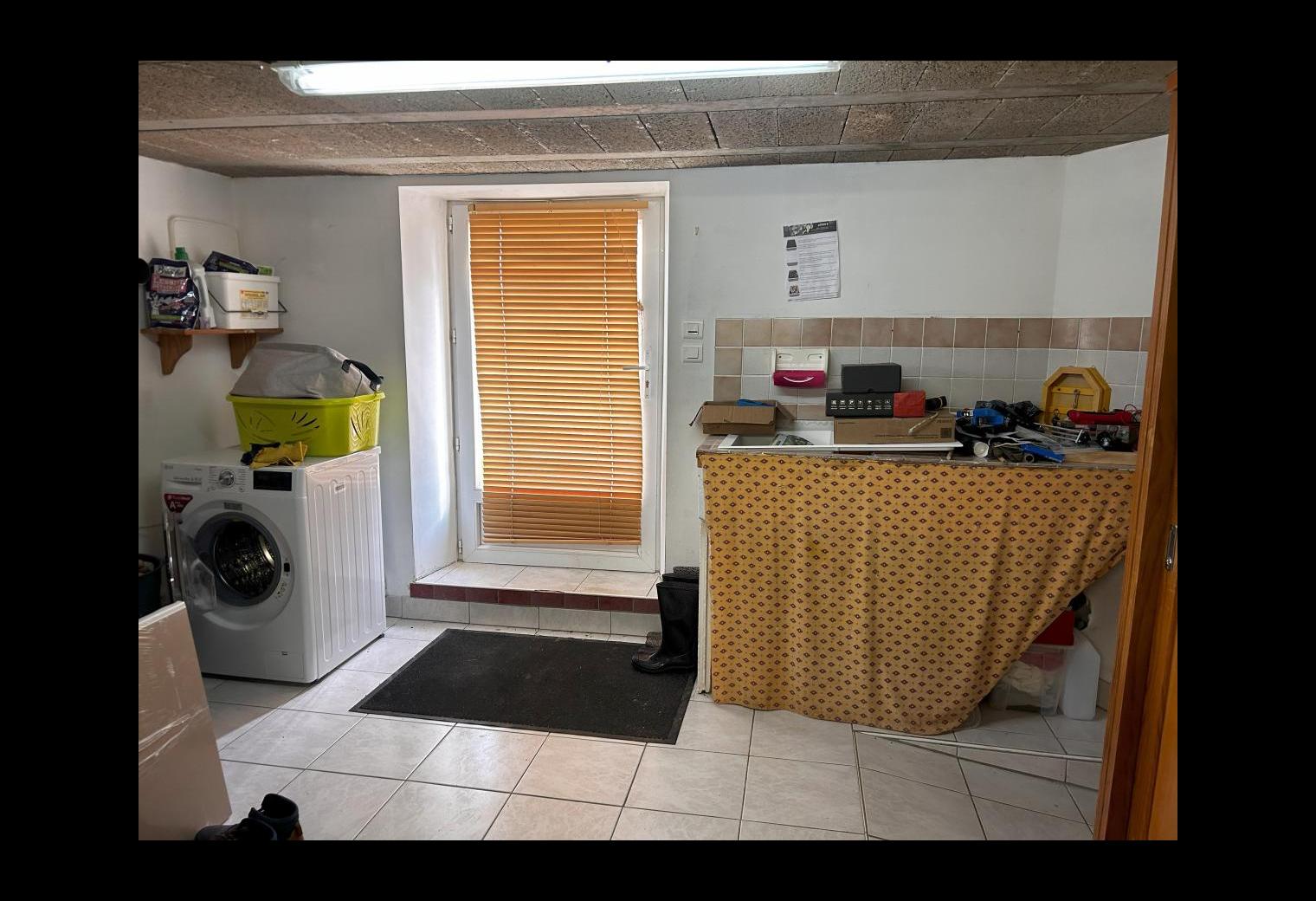 0fd3dce6-e835-413d-8fab-5976421049ab.jpg