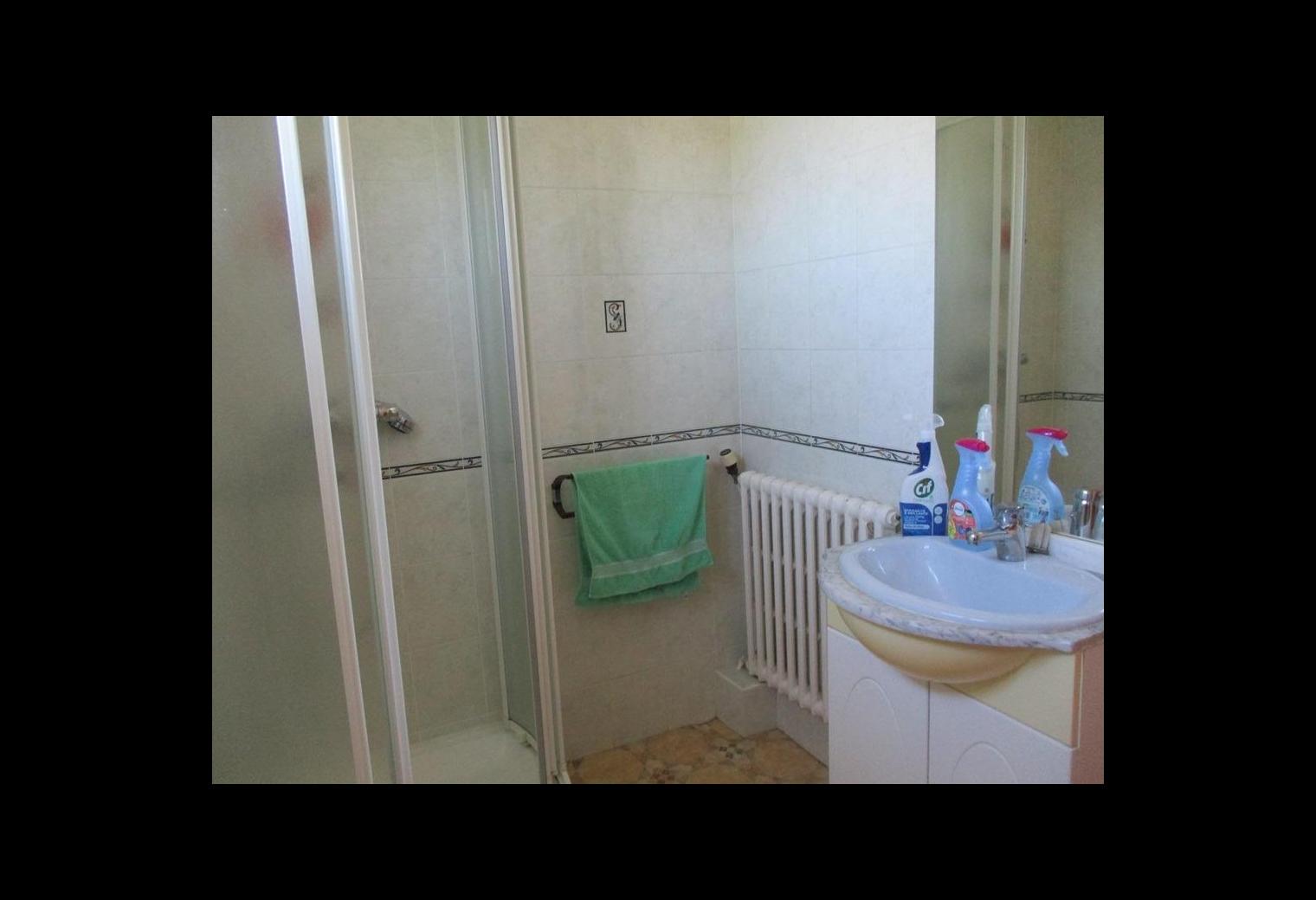 ad6182bd-28e2-4477-926d-423192832b3a.jpg