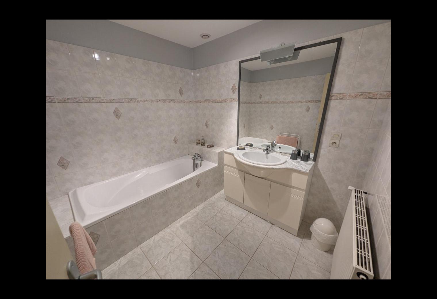 62a8b4dc-8243-4bba-9bed-7a2b79ceba7c.jpg
