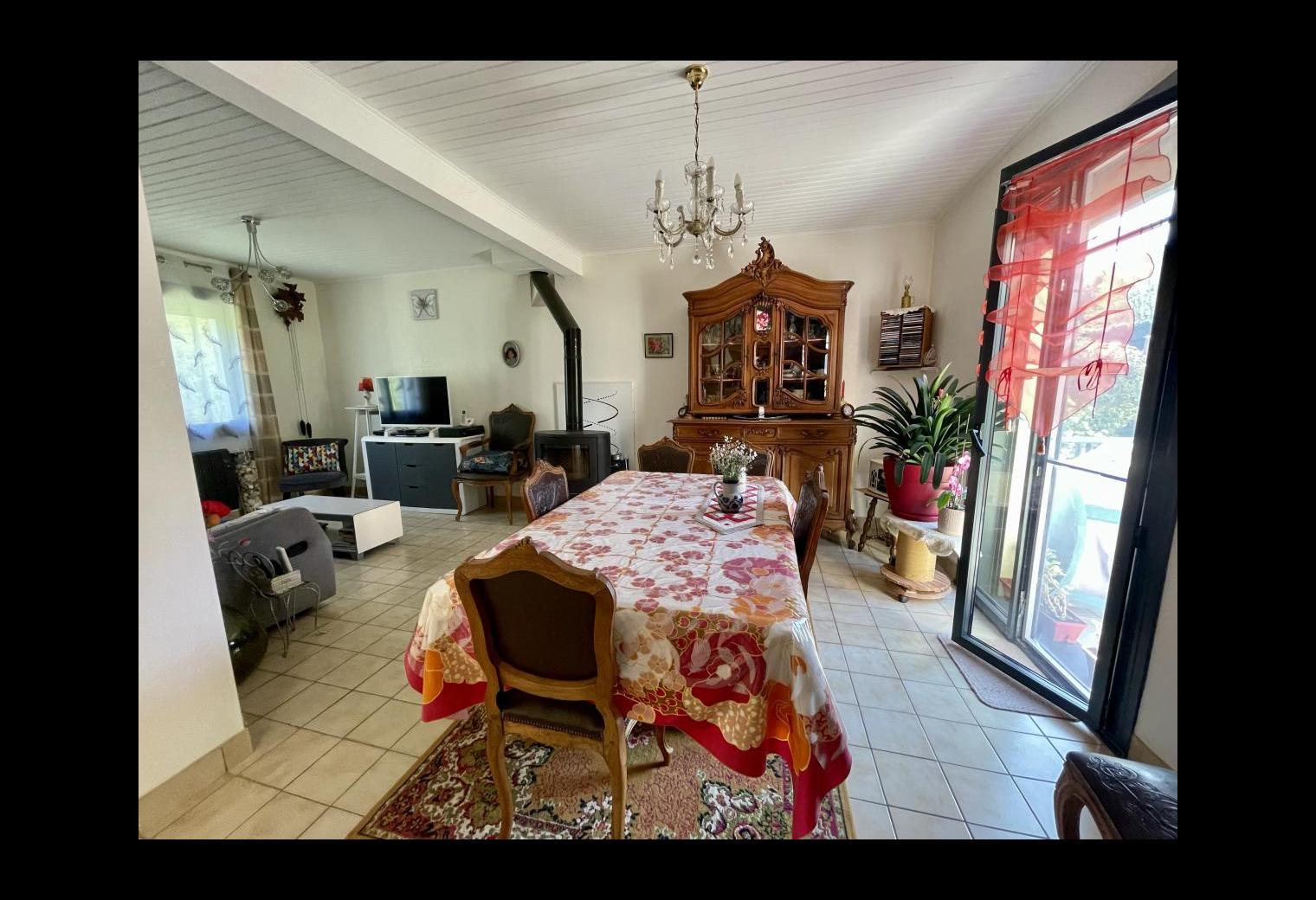1281eb8d-ecdf-46ab-ae40-71e4f5308c52.jpg