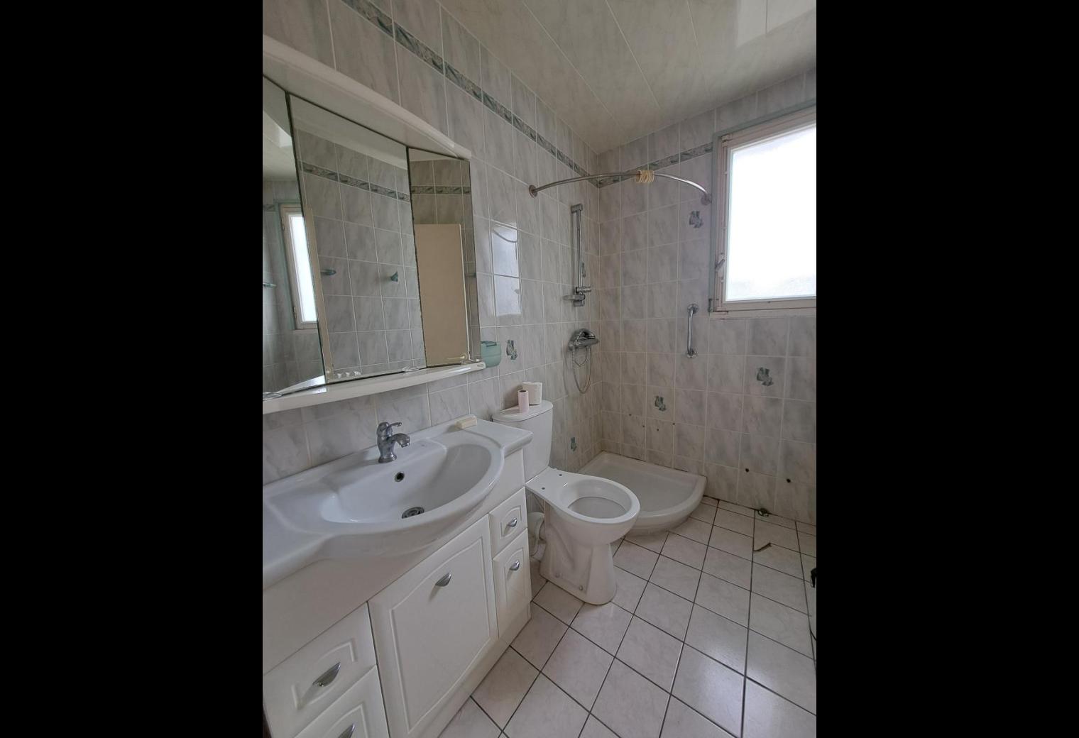 1716d368-2ddb-48ab-8c15-b143d4eafc77.jpg