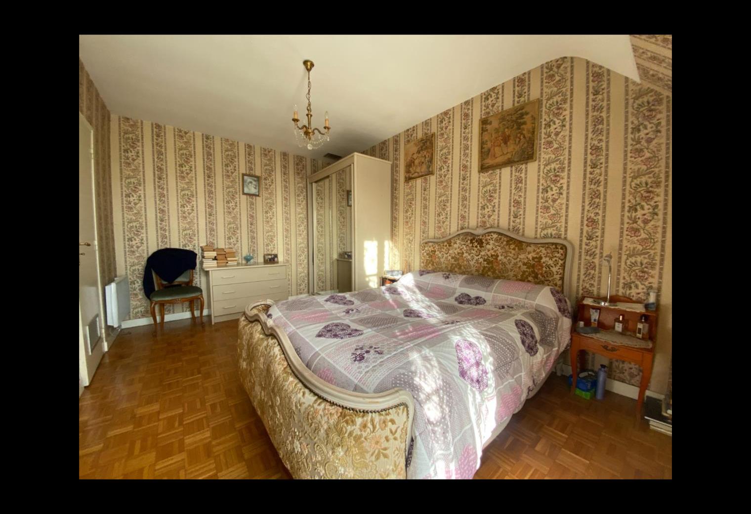 a053bedd-fb84-43d0-957f-9dab7fb8af75.jpg