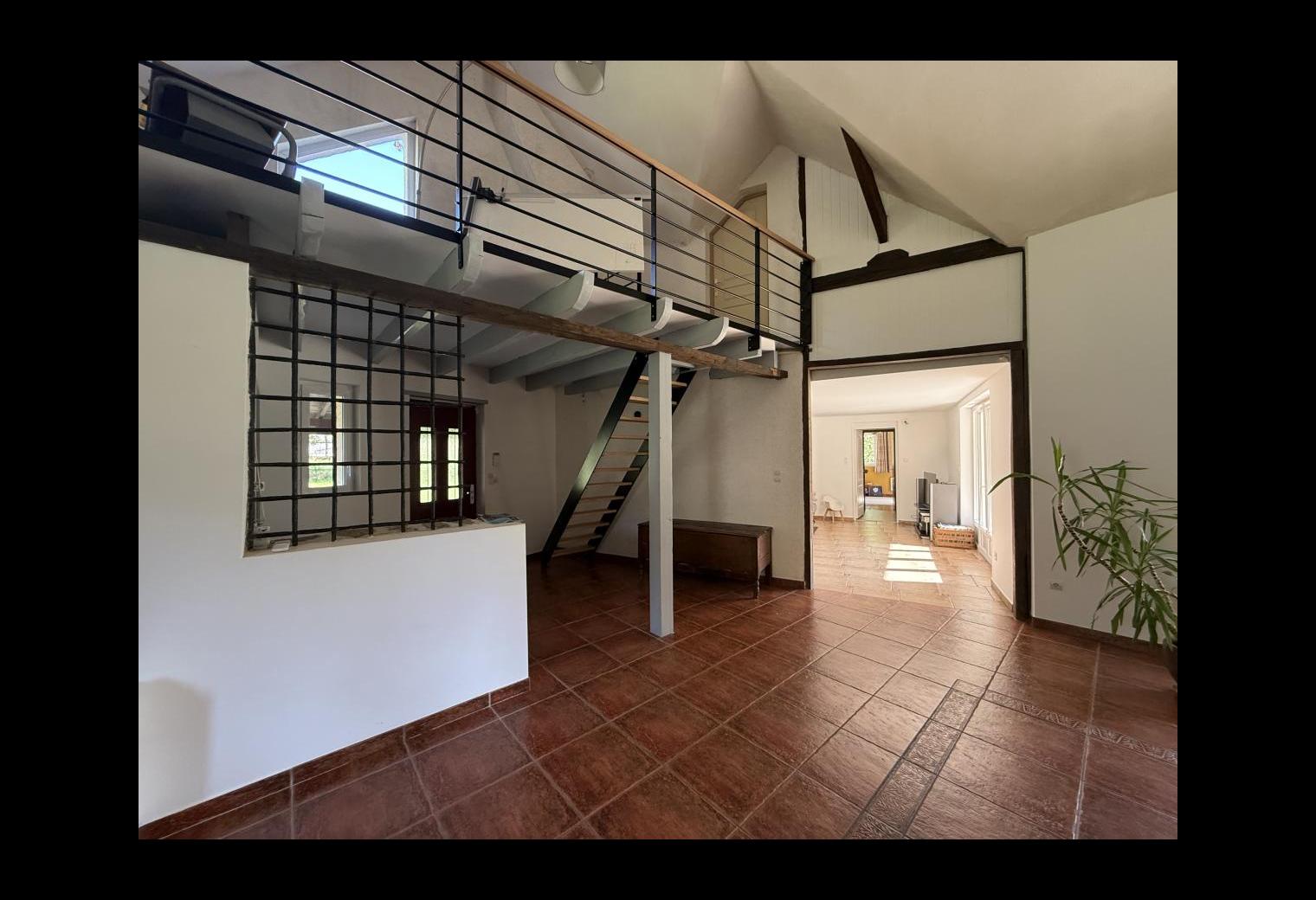 1bed5249-3e65-41d0-9848-0f6225c0dff9.jpg