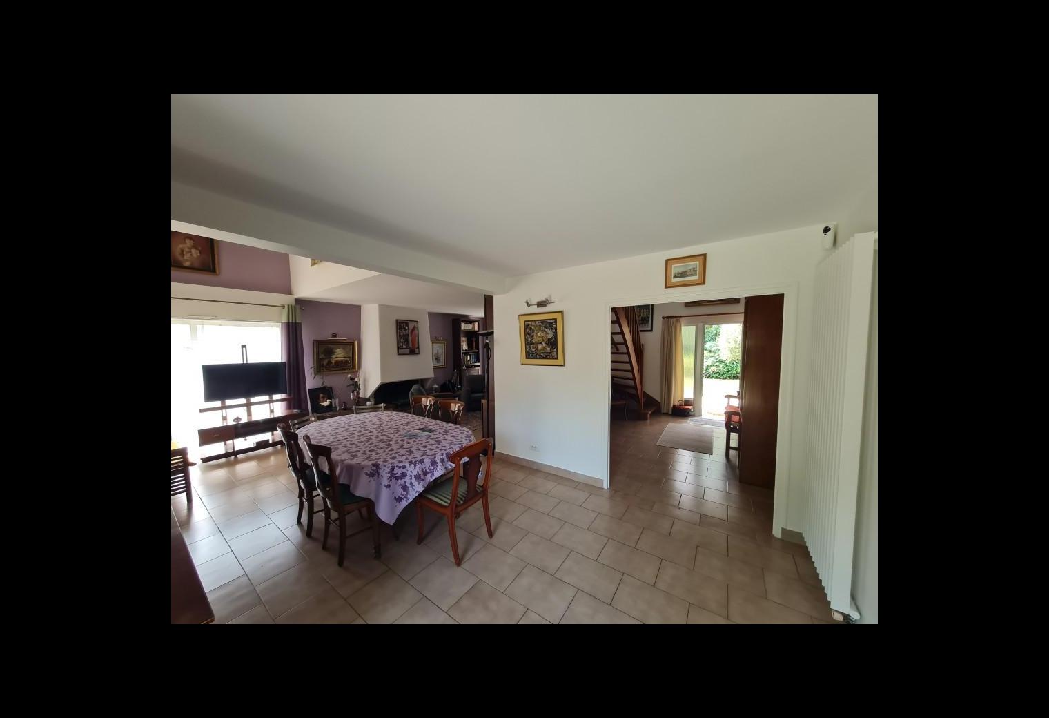 11bdd955-3746-48ac-b05f-7decc96785bb.jpg
