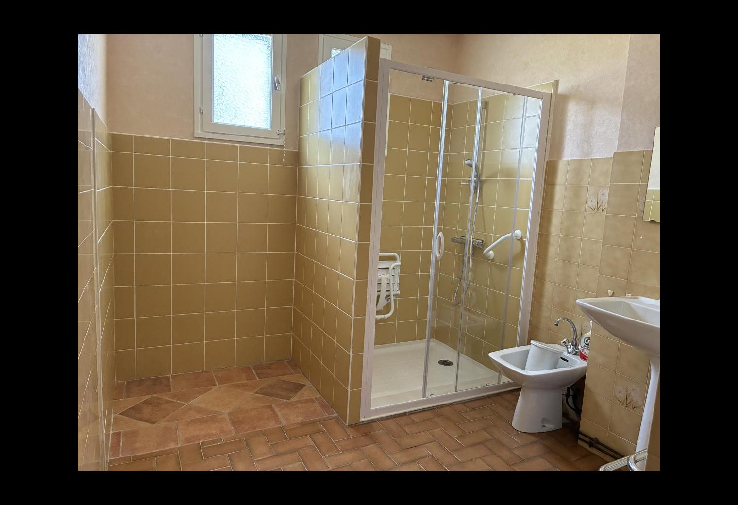 846cfee9-7c0e-496f-8ff3-e5ef841c3500.jpg