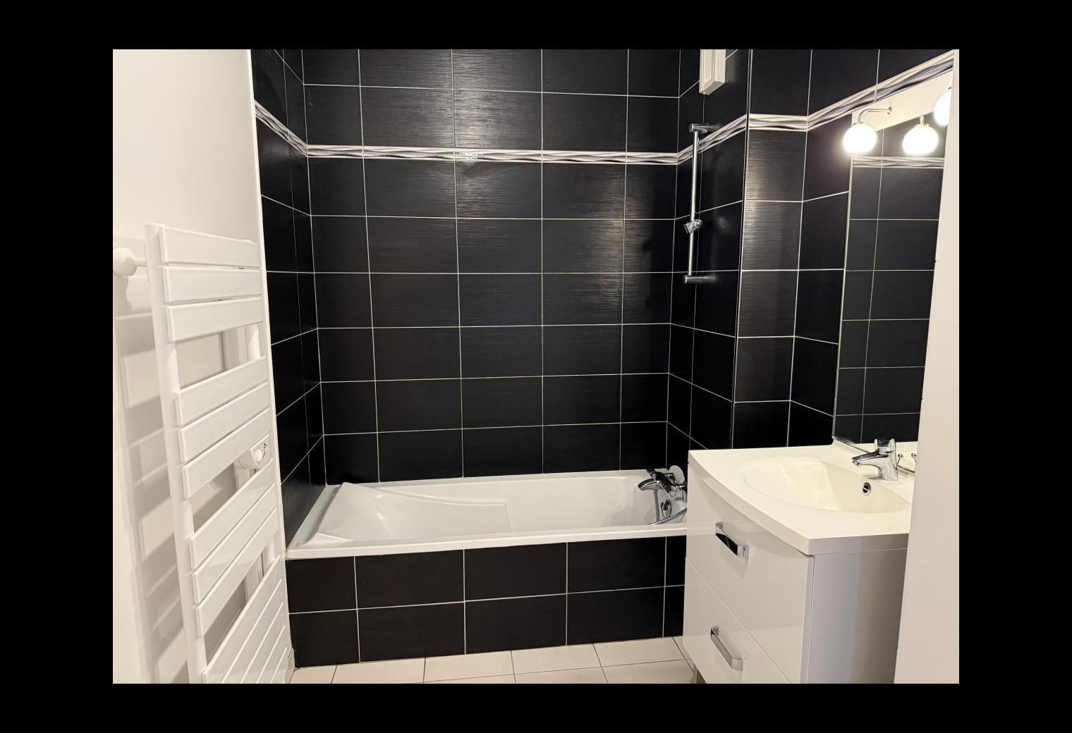 6ff4d88e-2168-47e6-bbd4-7de1ce11ccca.jpg