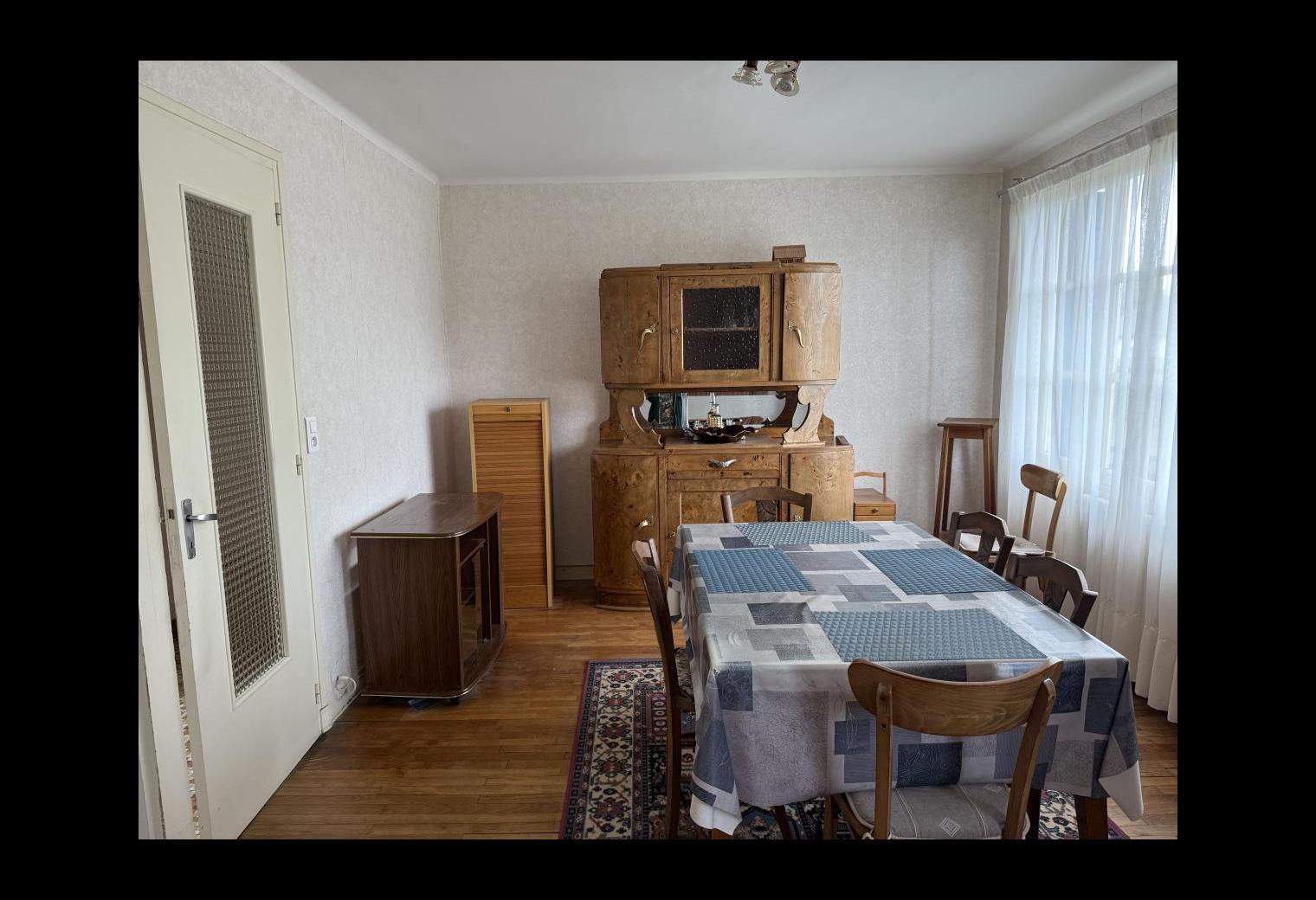 dd5c5737-ab05-4dd7-9fdc-dfb3690accd0.jpg