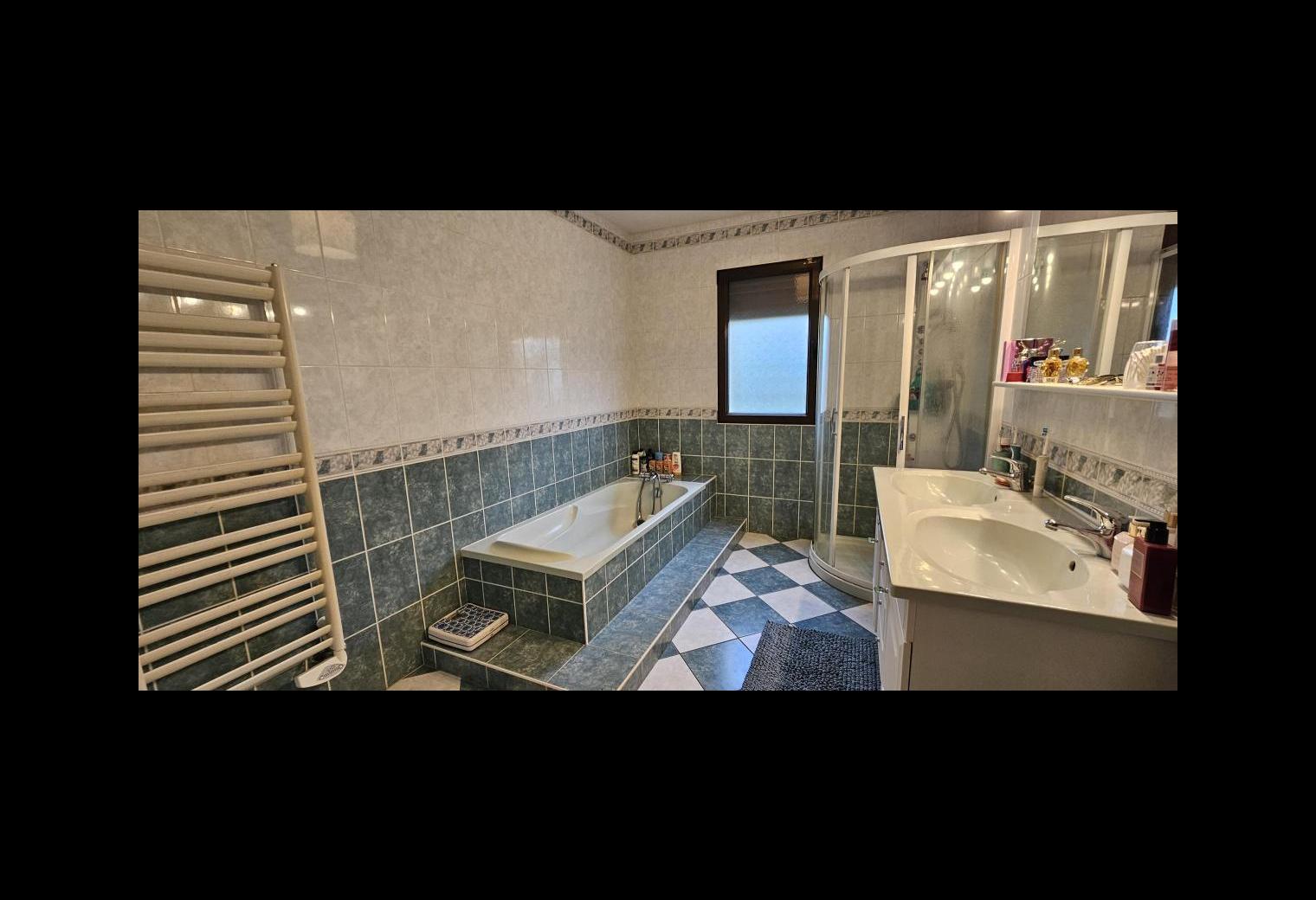1531c12f-75e5-416f-a3cb-1f78ebffafcc.jpg