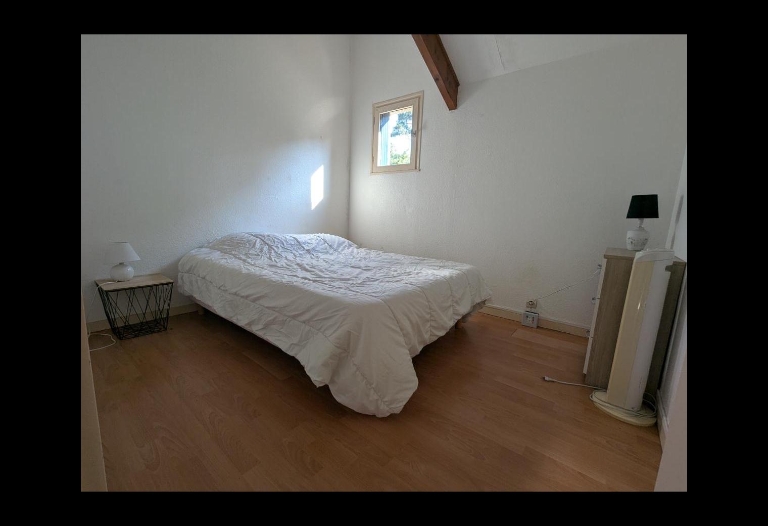 e301af21-d2dd-4365-bb28-40e5d26f22d9.jpg