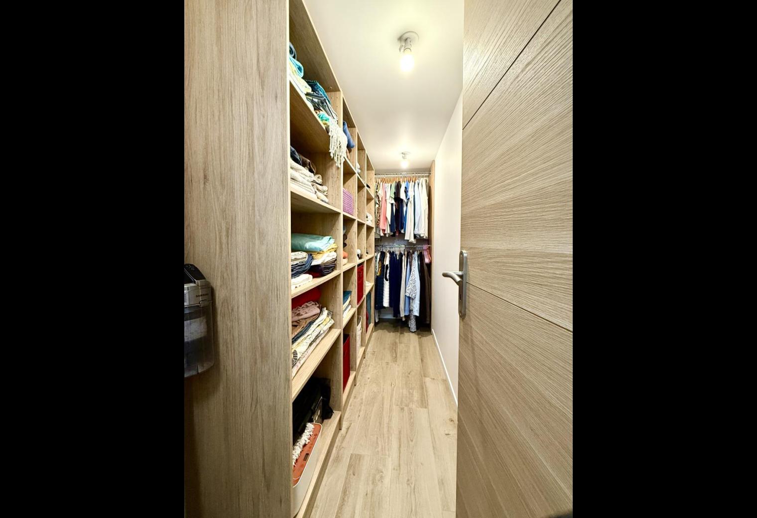 feab3d50-6a51-4f51-a195-33fe81e9f9a9.jpg