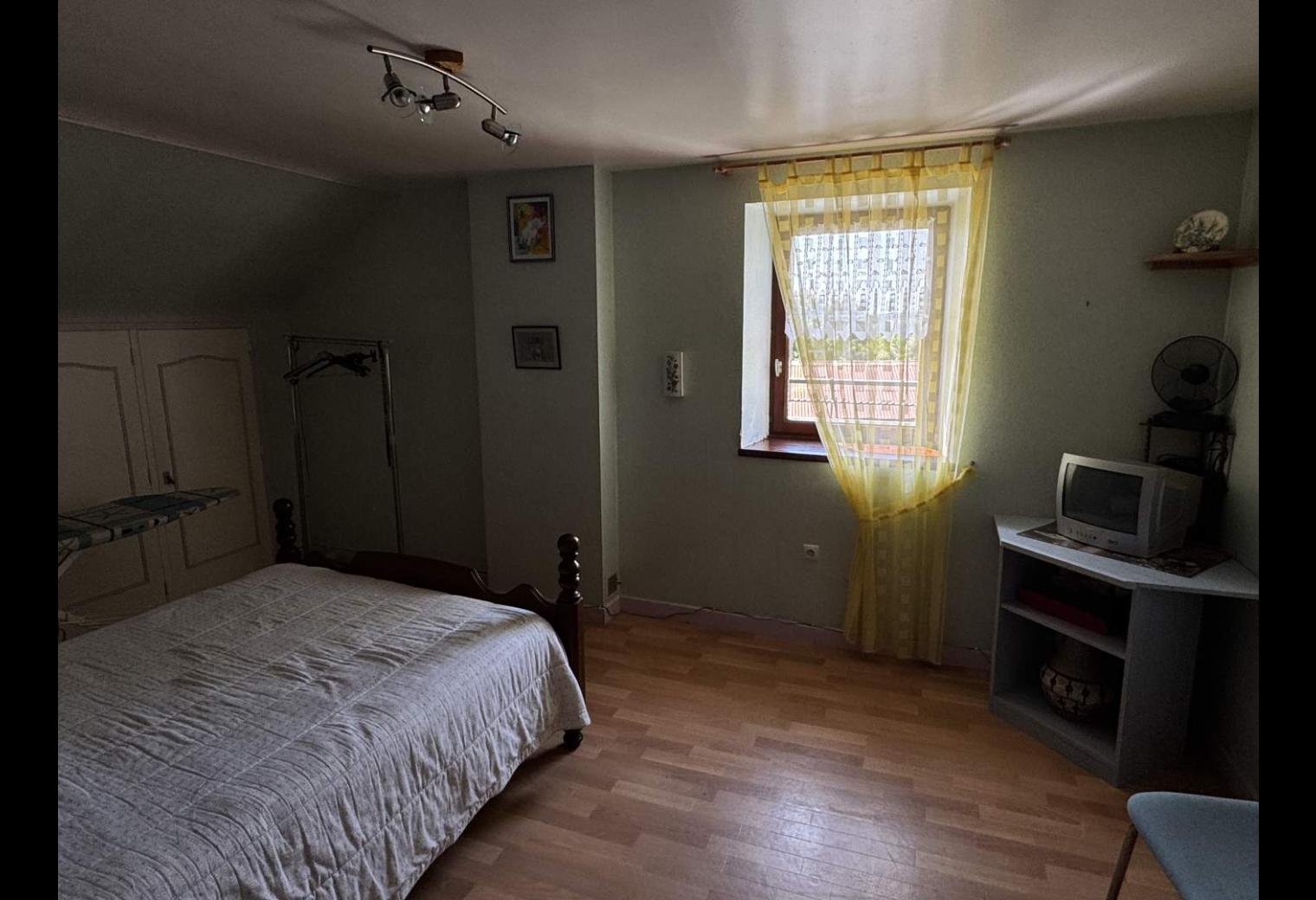 67c9ec97-ebd1-4ff8-b64e-0e0313ed3ef7.jpg