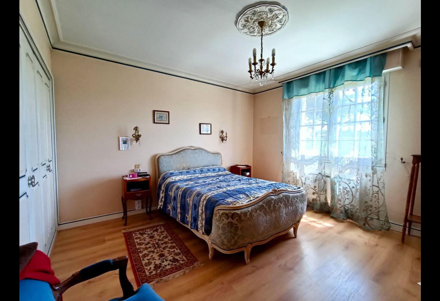 9f6cec55-4b52-48da-a000-98c99514d9a5.jpg