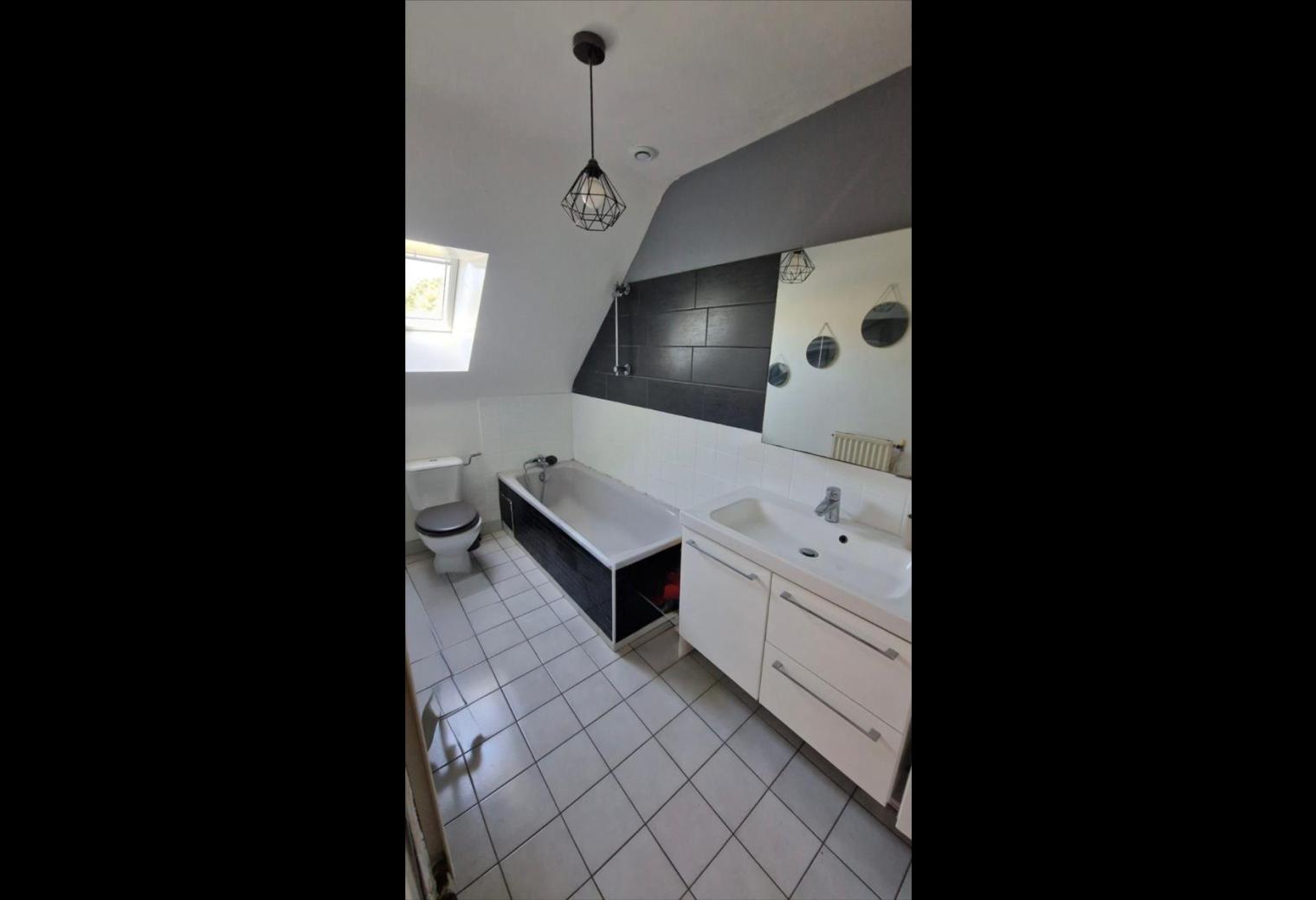 1873e200-d089-4414-b000-19f2aec4796a.jpg