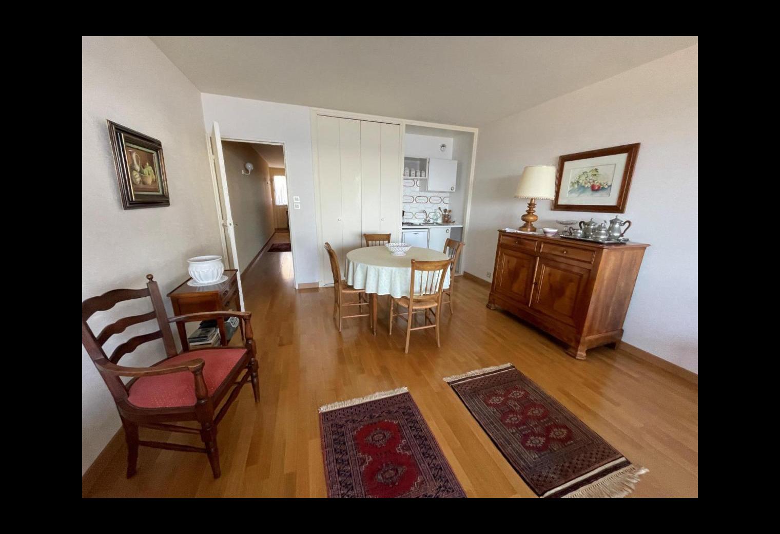 4d6d9367-ca34-456c-8534-30a14dab1998.jpg