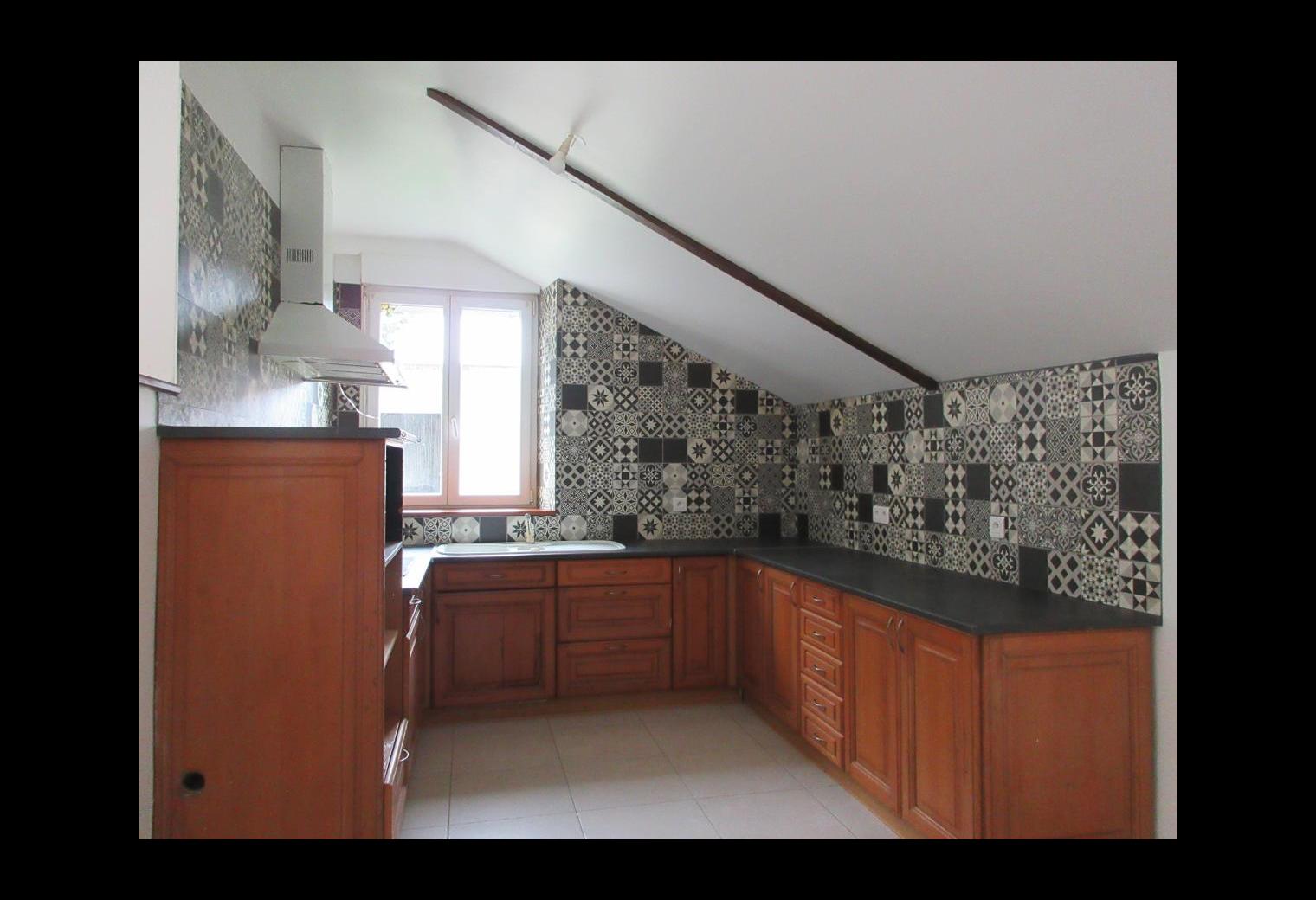 2c8706d8-deb5-456a-9c13-c35ac0d0ee62.jpg
