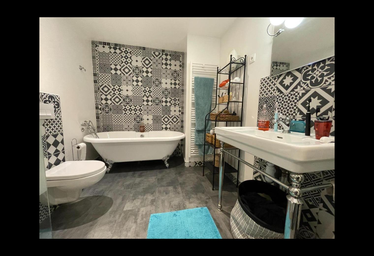 2287cc47-4851-4bd7-ab27-90063cdfc14e.jpg